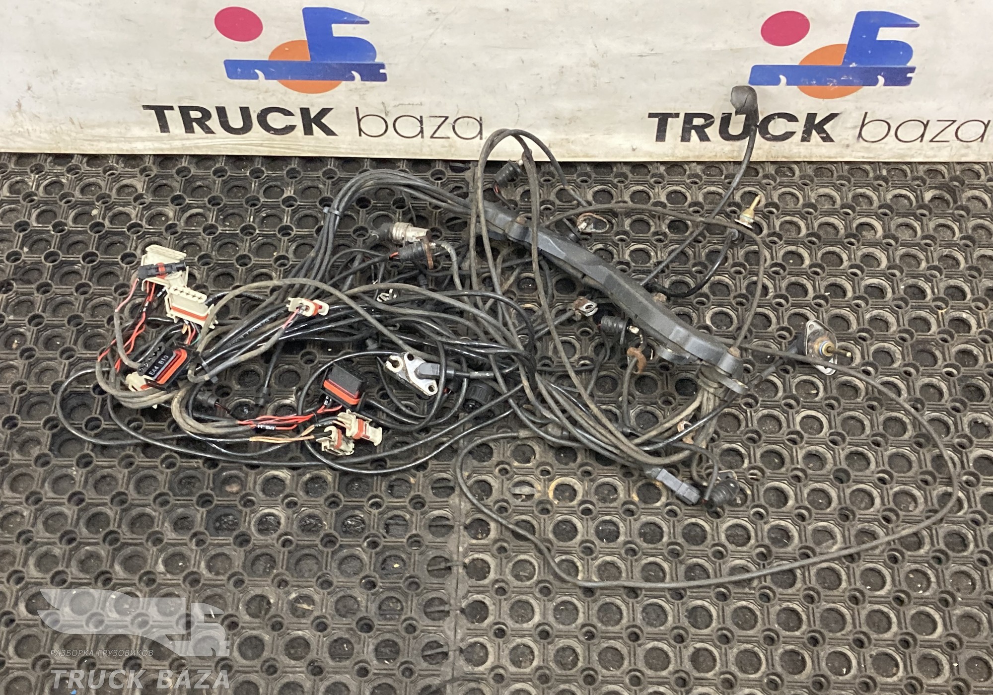 2083349 Электропроводка двигателя