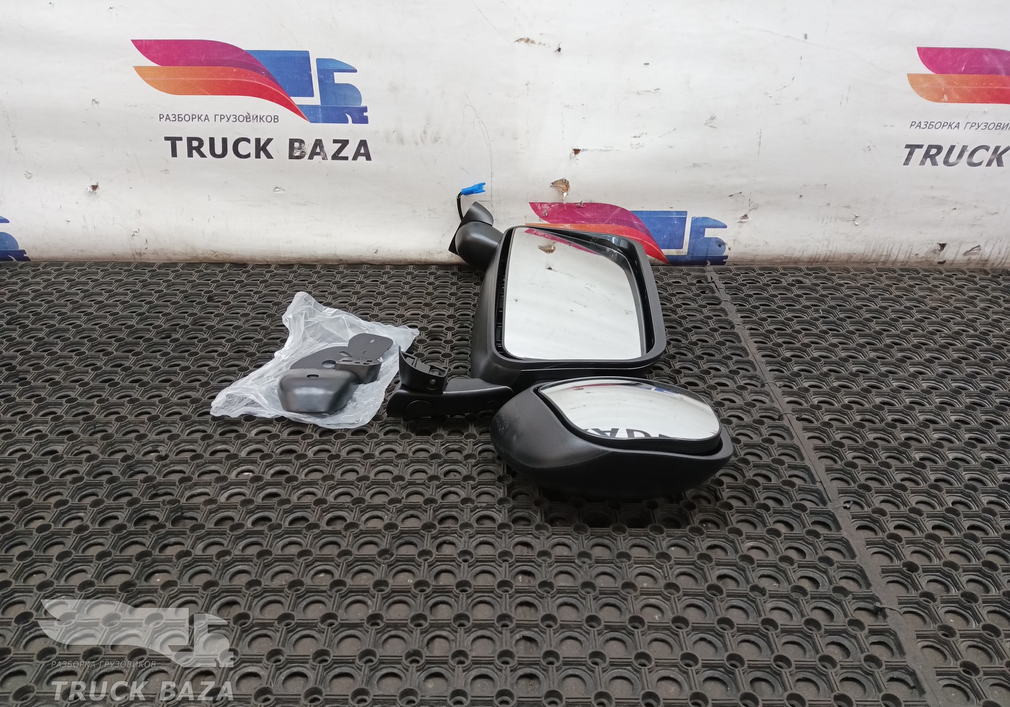 2425815 Зеркало заднего вида боковое для Scania 5-series P (с 2004 по 2016)