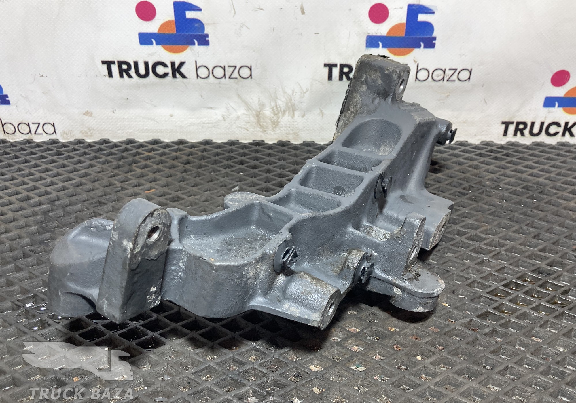 A5412030240 Кронштейн помпы для Mercedes-Benz Actros New Actros MP4 (с 2011)