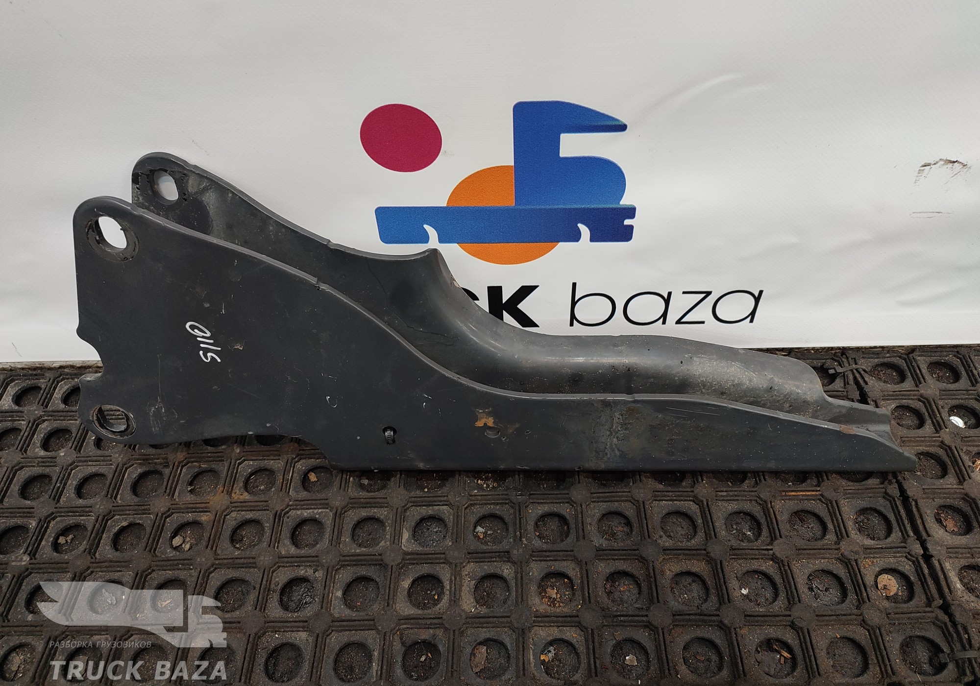 2355342 Кронштейн замка кабины правый для Scania 6-series R (с 2016)