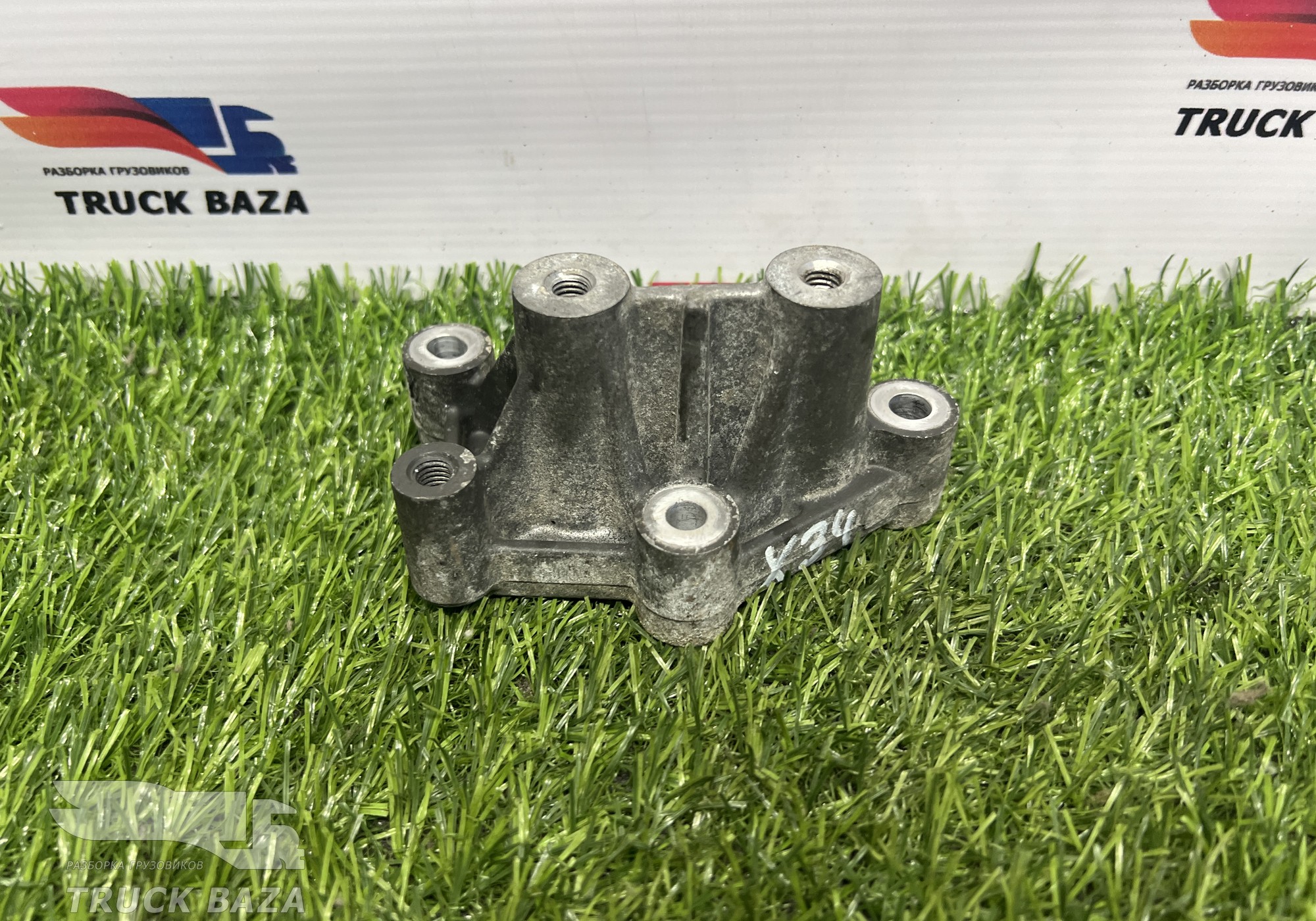 1885765 Кронштейн патрубка интеркулера для Daf XF106 (с 2012)