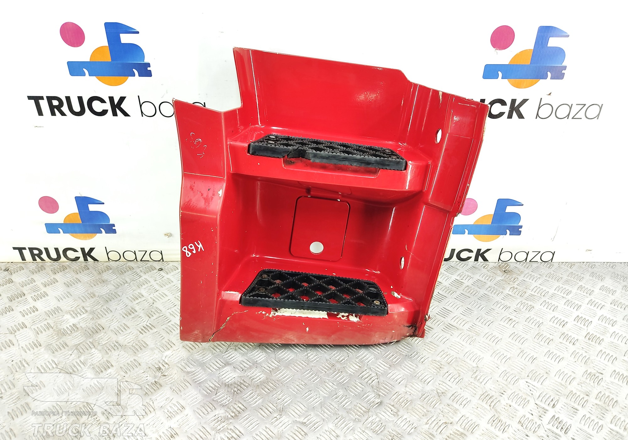 549018405112 Корпус подножек правый для КАМАЗ 54901