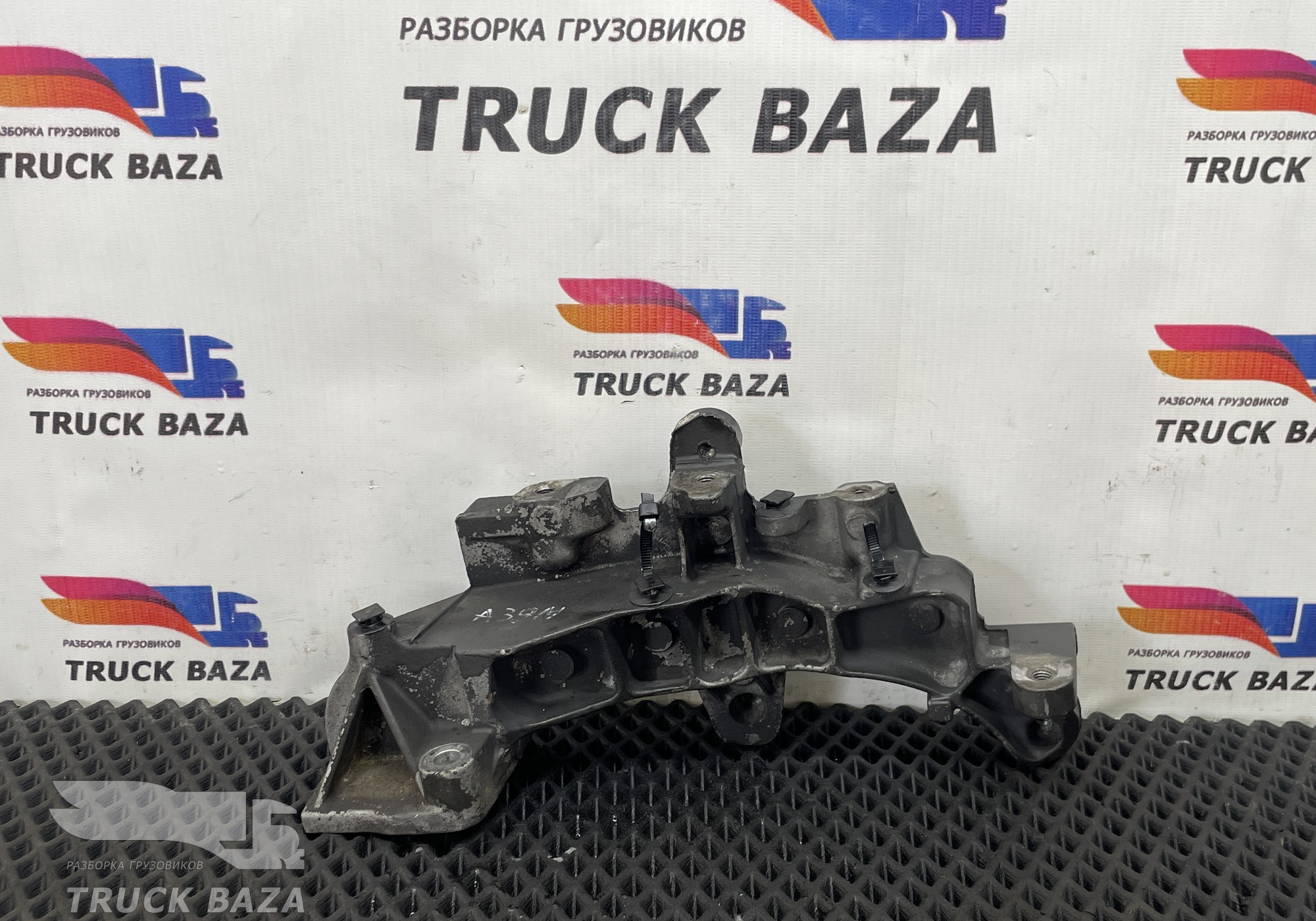 5412030240 Кронштейн помпы для Mercedes-Benz Actros