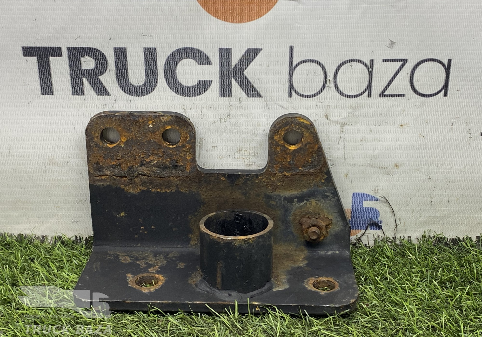 54905001179 Кронштейн бампера левый для КАМАЗ 5490 (с 2013)