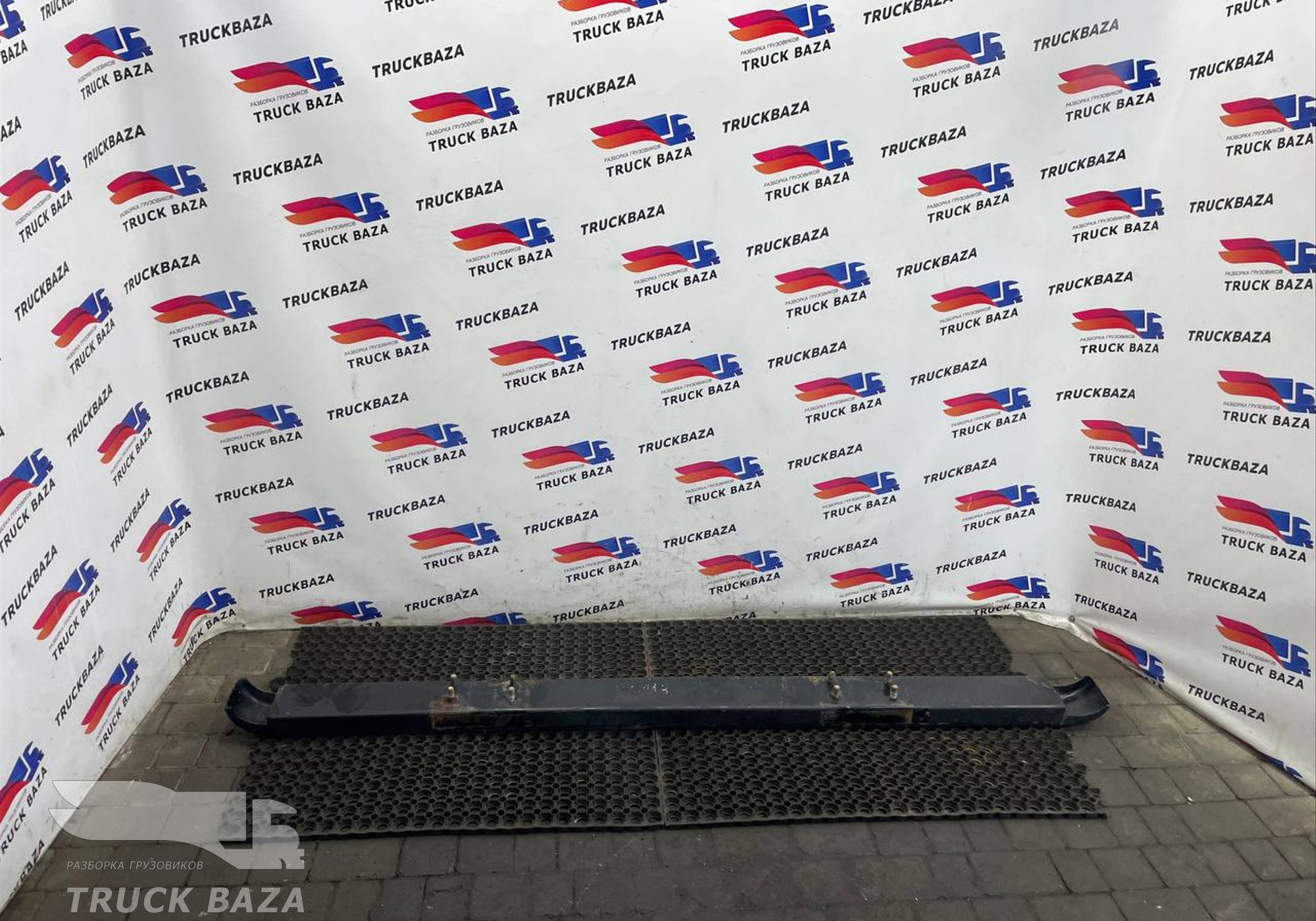 DZ96189640146 Усилитель переднего бампера для Shacman X3000 (с 2014)