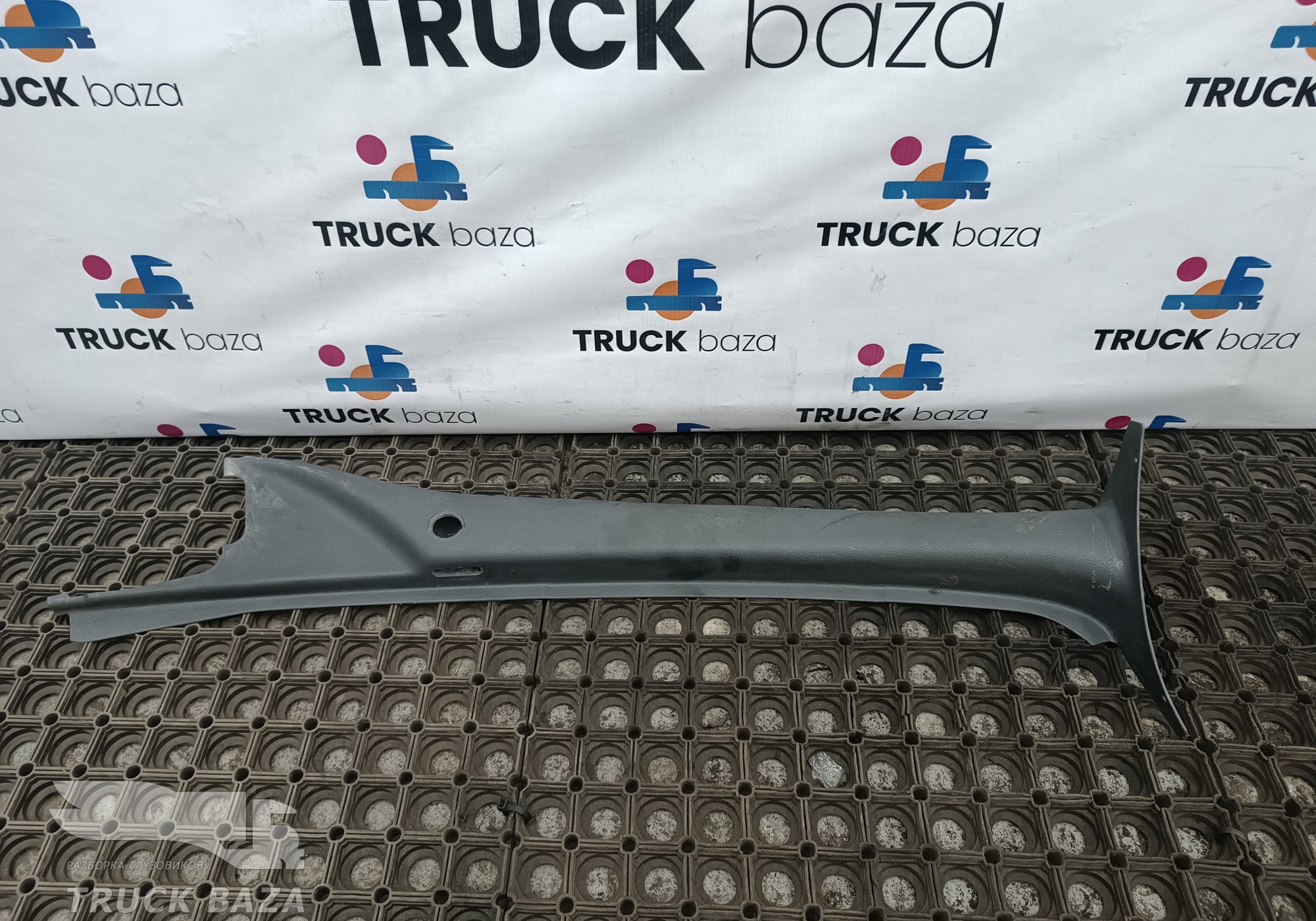 Накладка стойки правая для Volvo FH 3 (с 2008 по 2012)