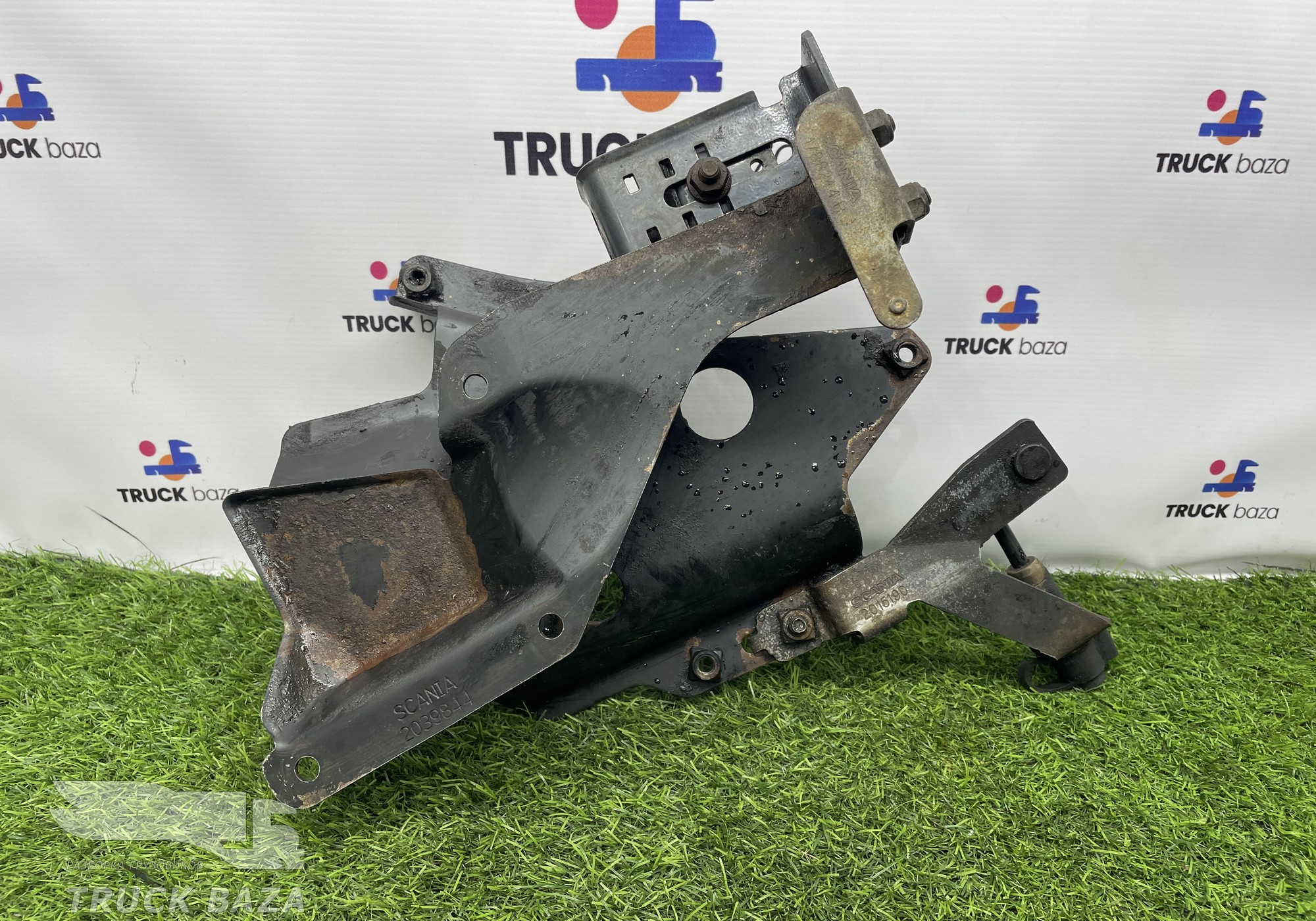 2039844 Кронштейн бачка ГУРа