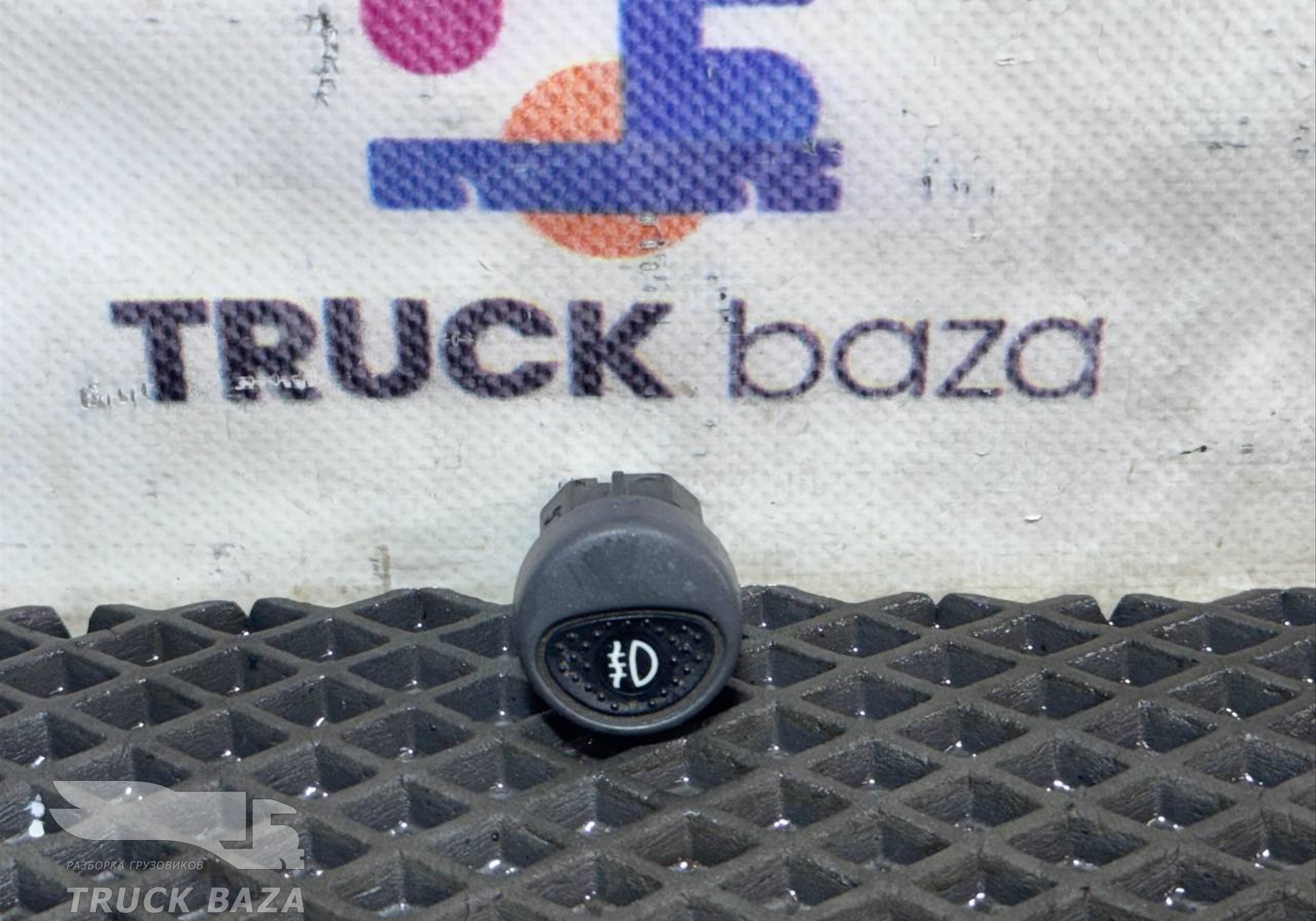 504096694 Кнопка включения света для Iveco Stralis II Hi-Way (с 2012)