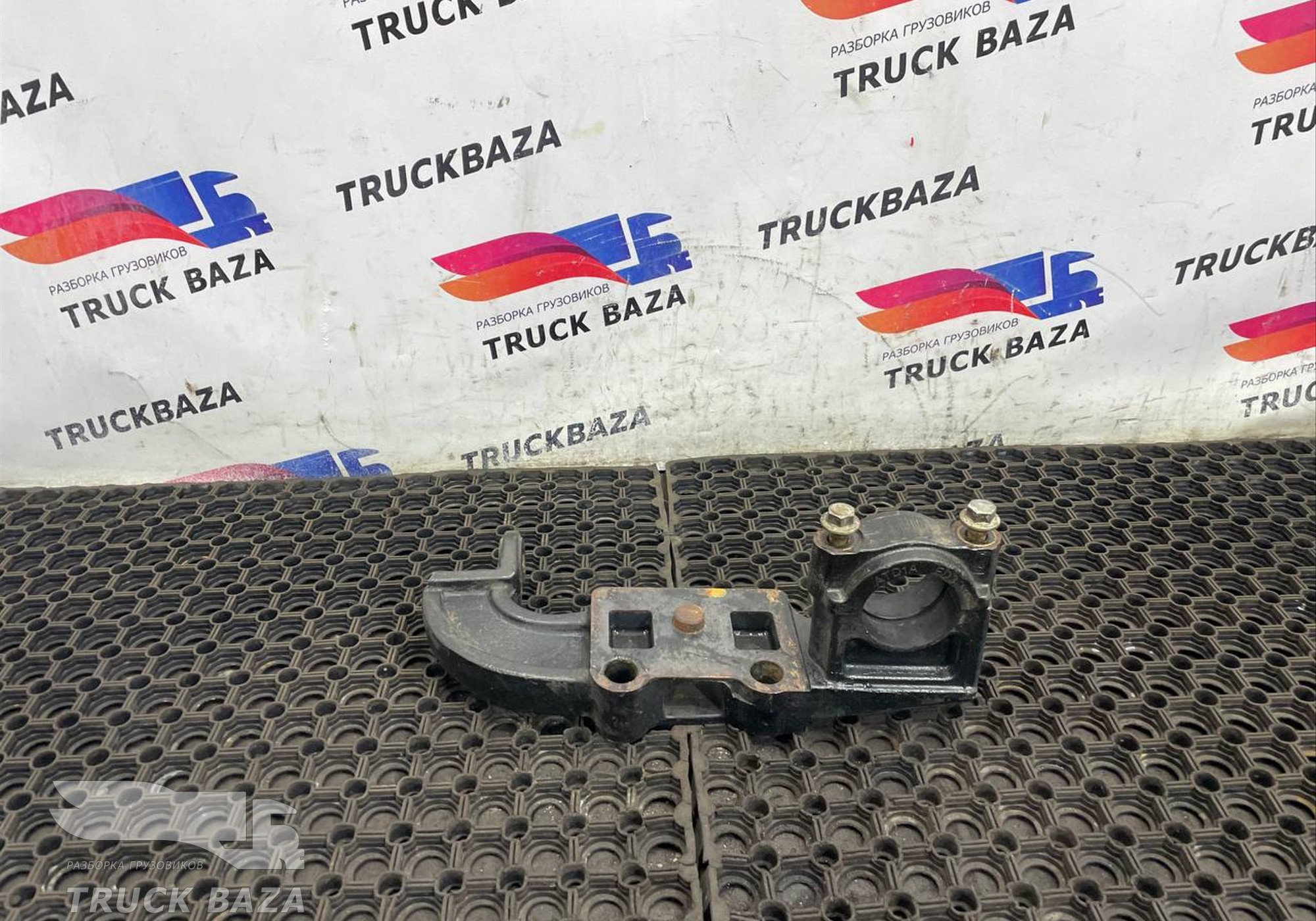 DC465B493AB Кронштейн стабилизатора переднего правый для Ford F-MAX (с 2018)