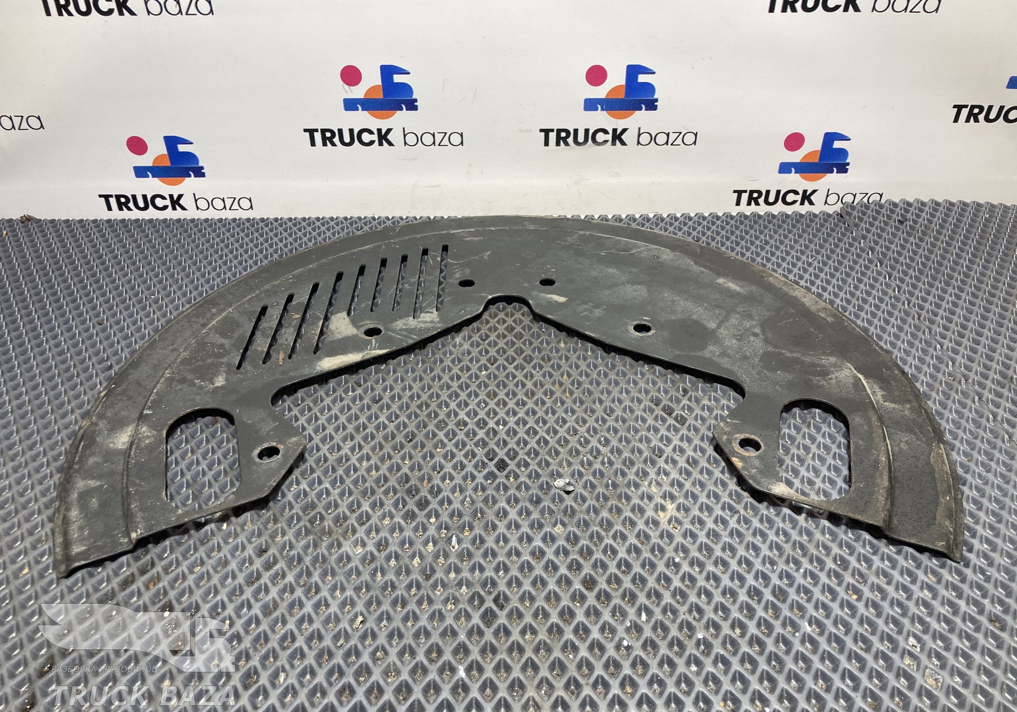 9444230620 Пыльник тормозного диска правый