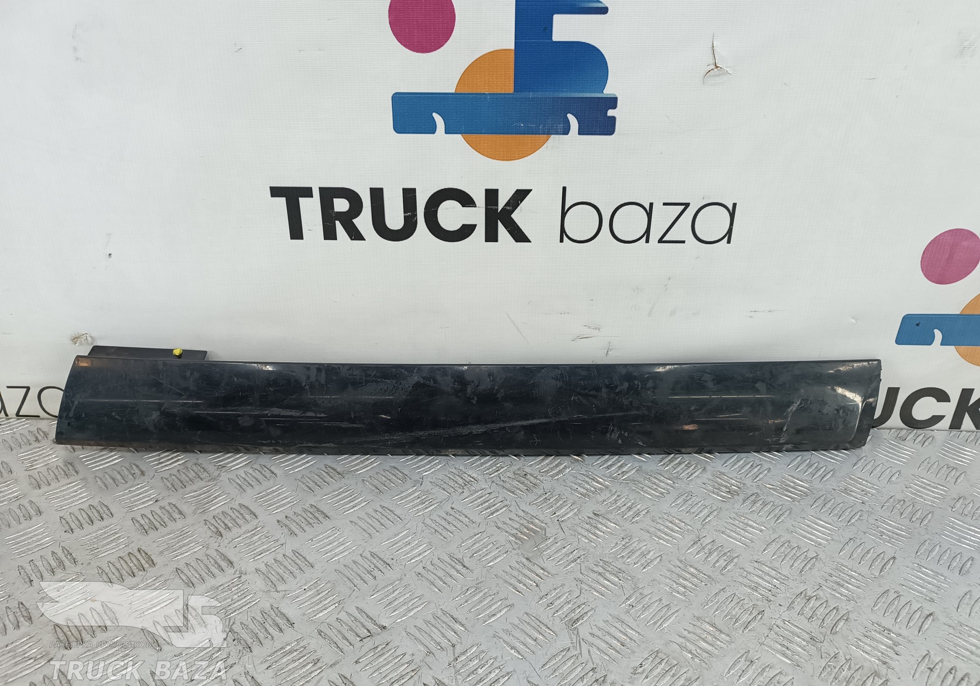 JC46K20936ADW Молдинг лобового стекла правый для Ford F-MAX (с 2018)