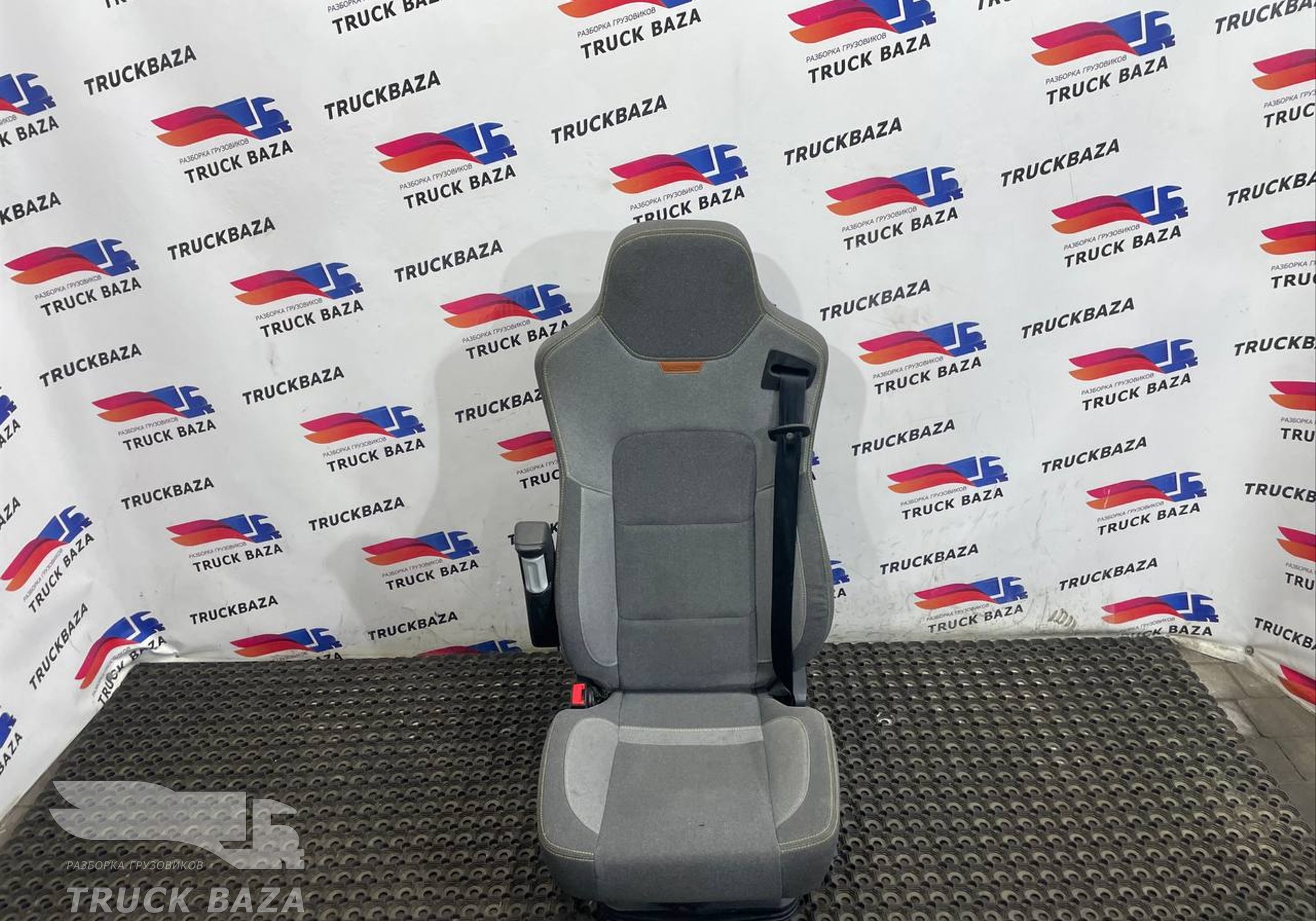 DZ14251510121 Сиденье водительское пневматическое для Shacman X3000 (с 2014)