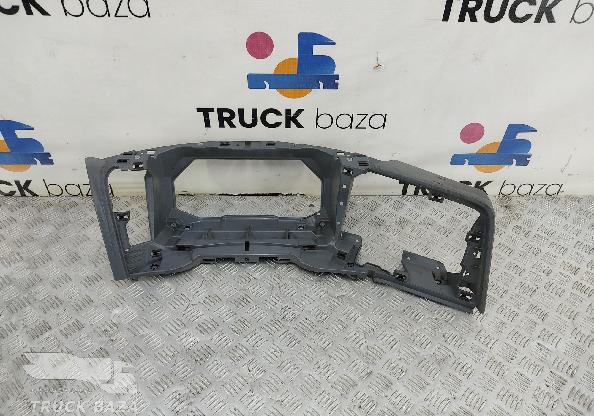 A9676800555 Накладка панели приборов для КАМАЗ