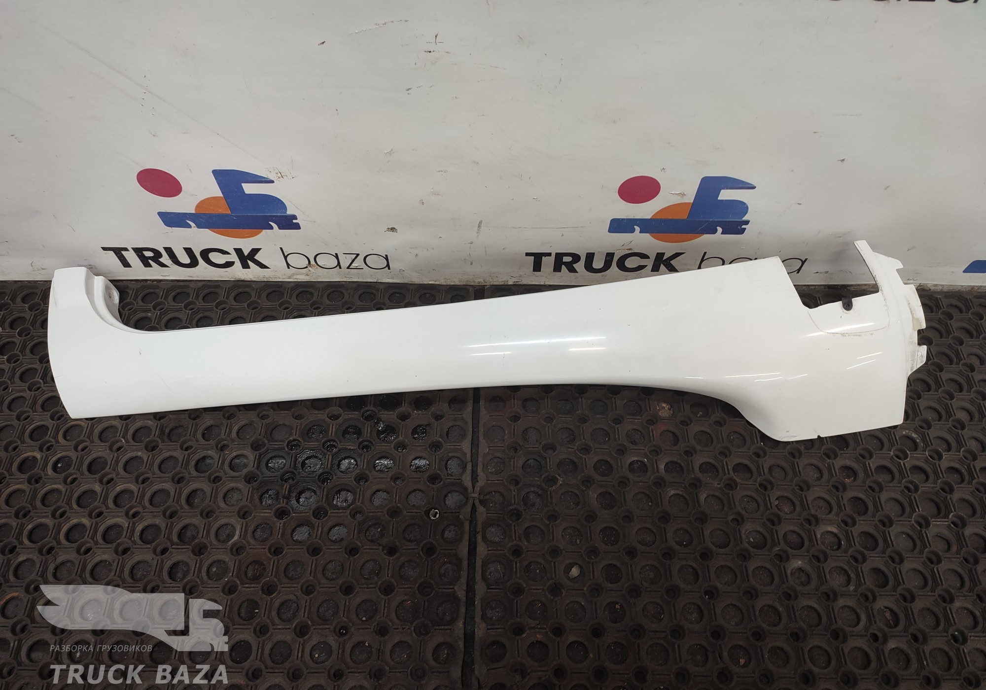 812W624100139 Облицовка стойки кабины левая для Sinotruk Sitrak C7H