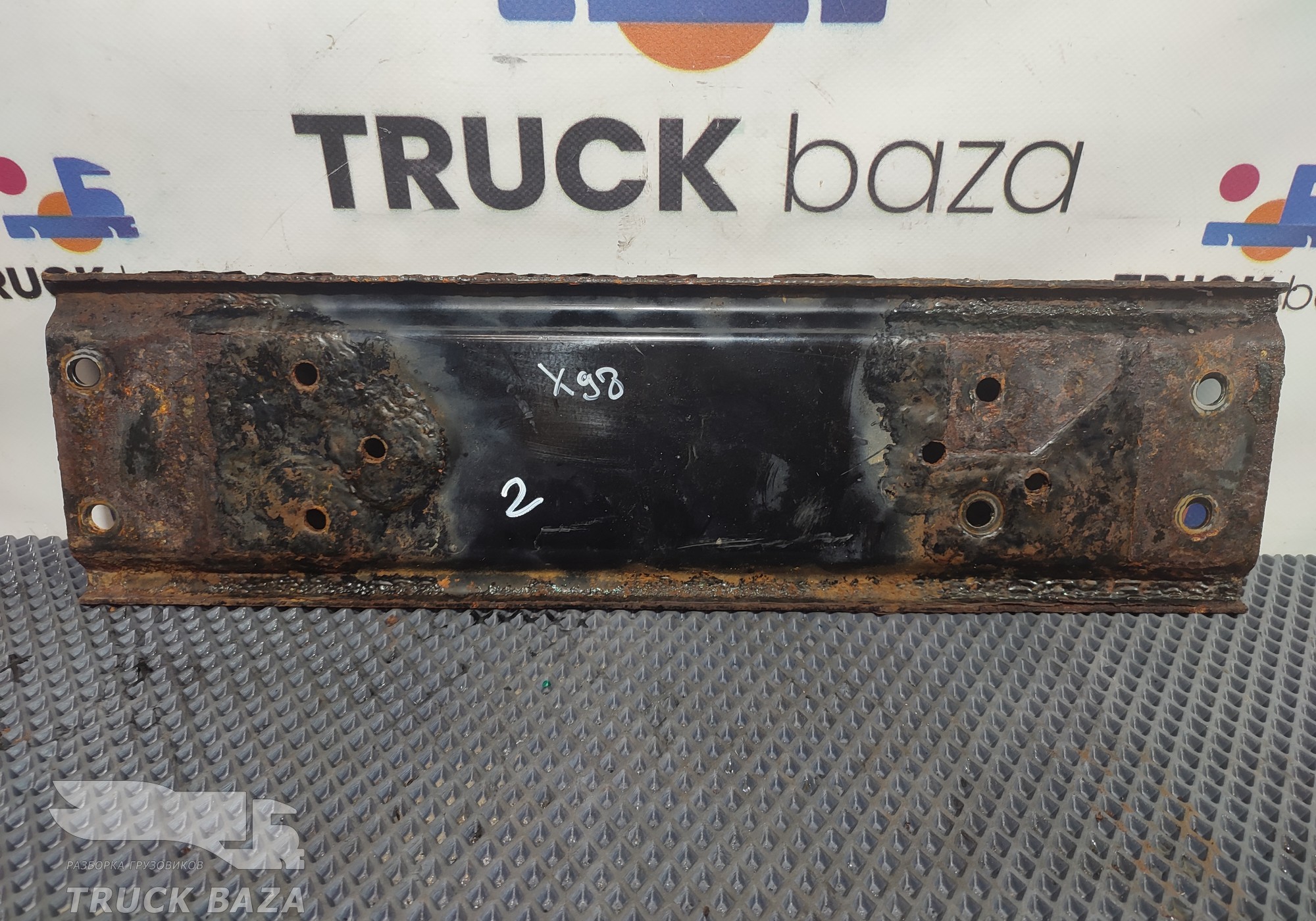 1725904 Планка прижимная АКБ для Daf XF105 (с 2005)