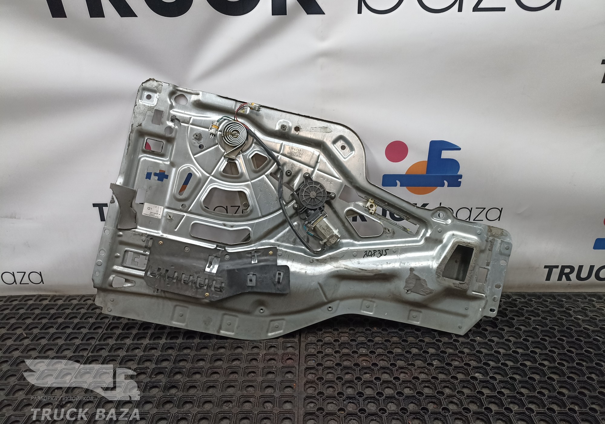 81626456034 Стеклоподъемник электрический правый для Man TGS II (с 2012)
