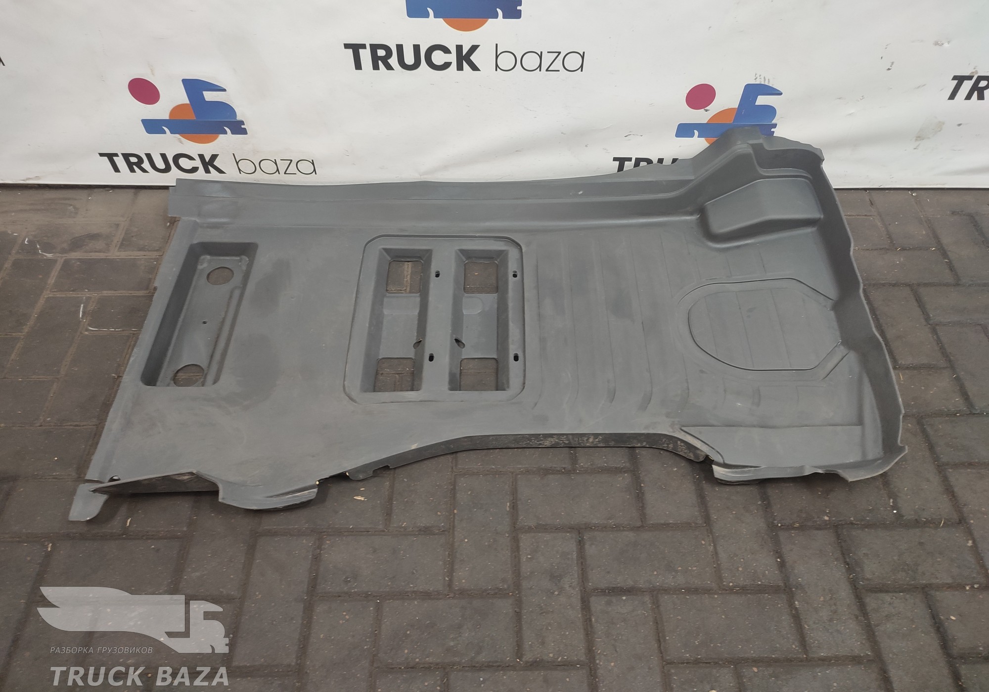 2013377 Покрытие напольное правое для Scania 6-series R (с 2016)