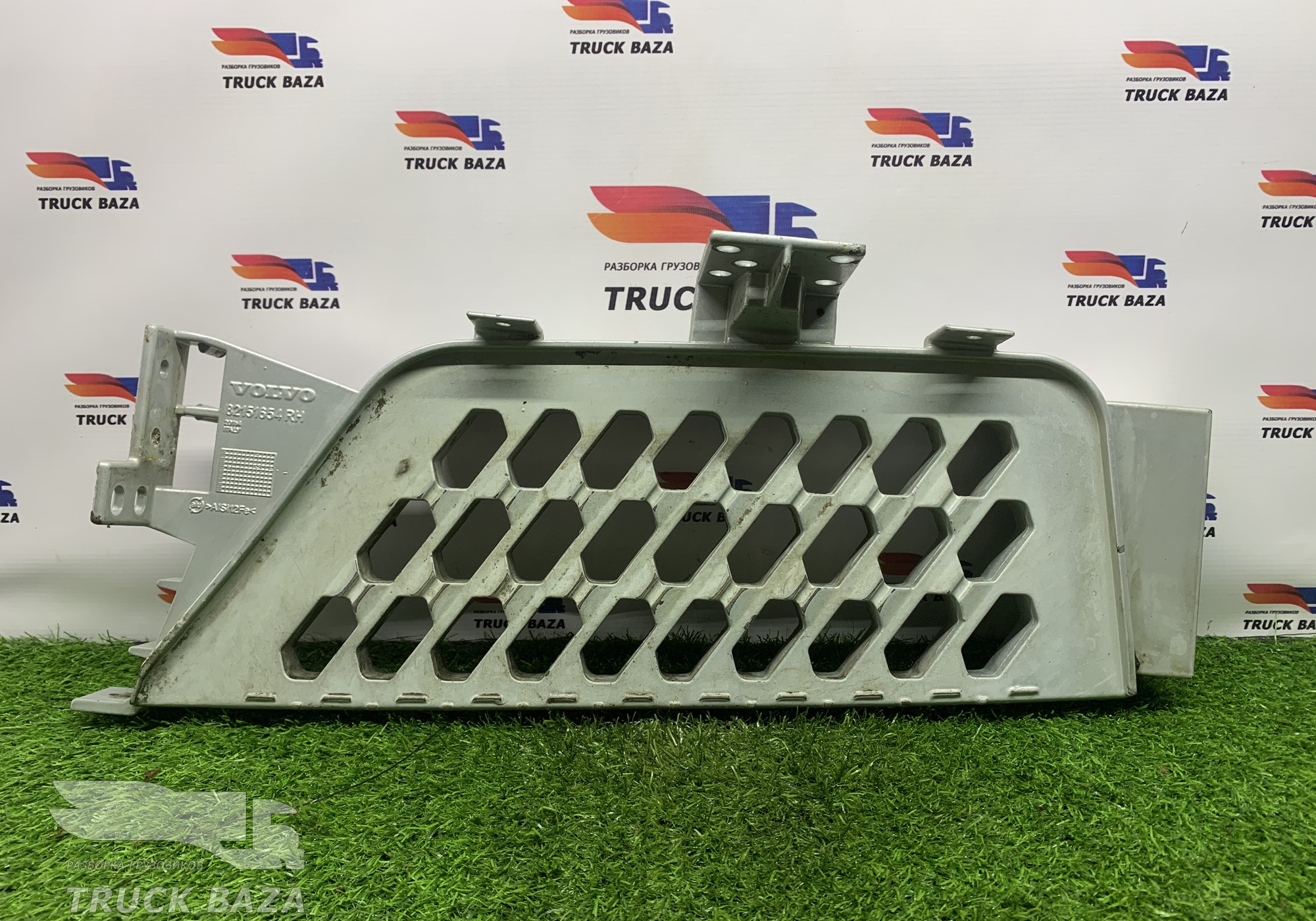 82151654 Подножка кабины правая для Volvo FH 4 (с 2012)