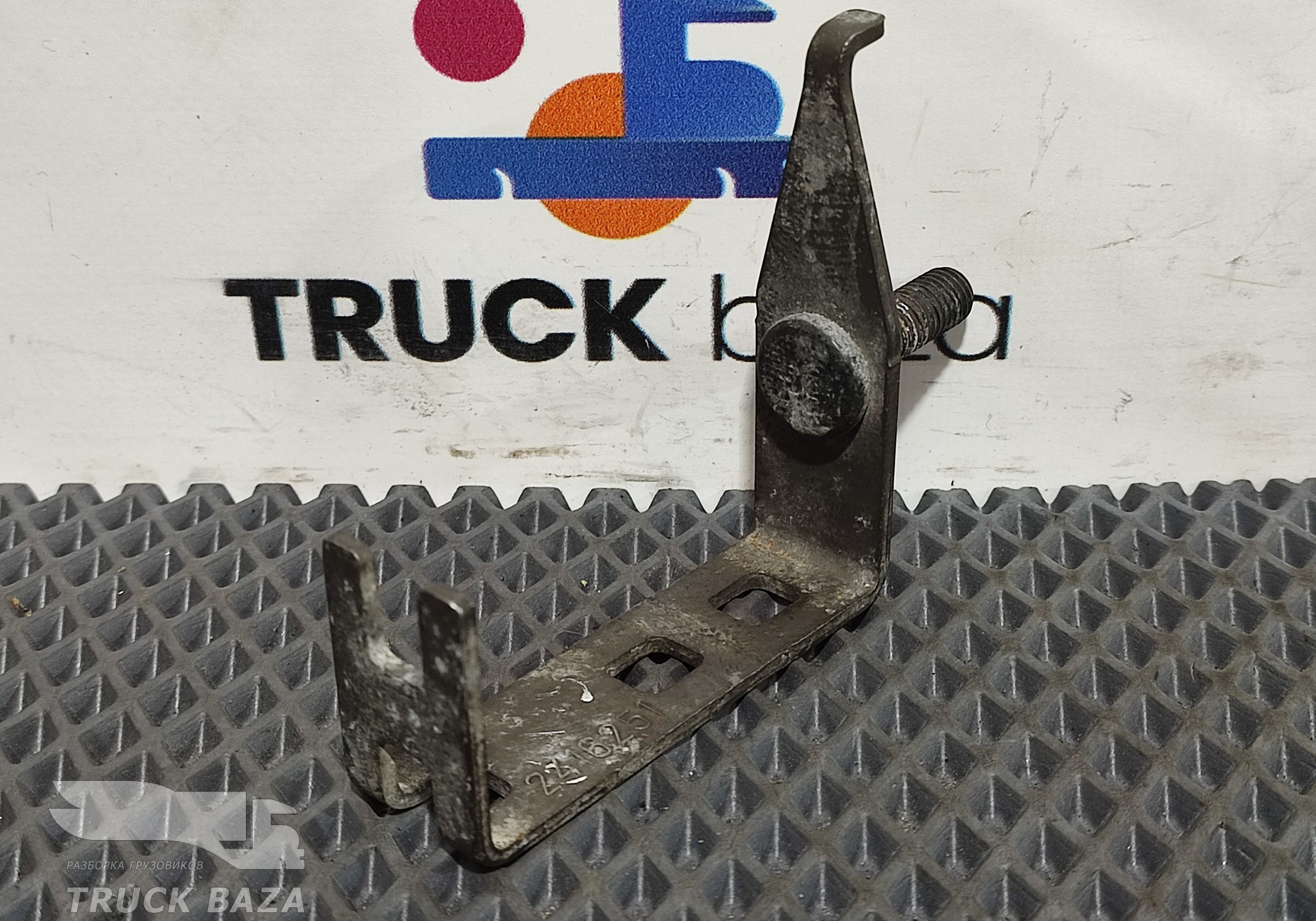 2416251 Кронштейн трубок AdBlue