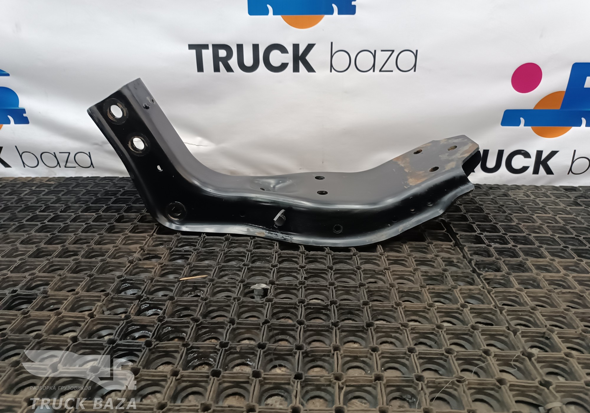 JC465B362BC Кронштейн замка кабины для Ford F-MAX (с 2018)