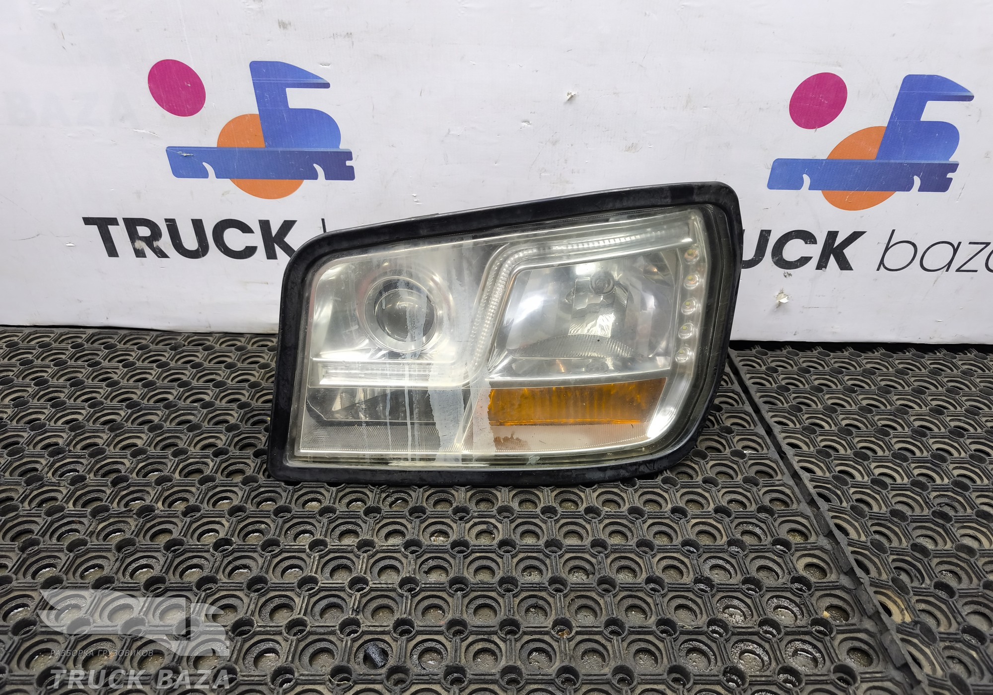 DZ96189722010 Фара левая для Shacman X3000 (с 2014)