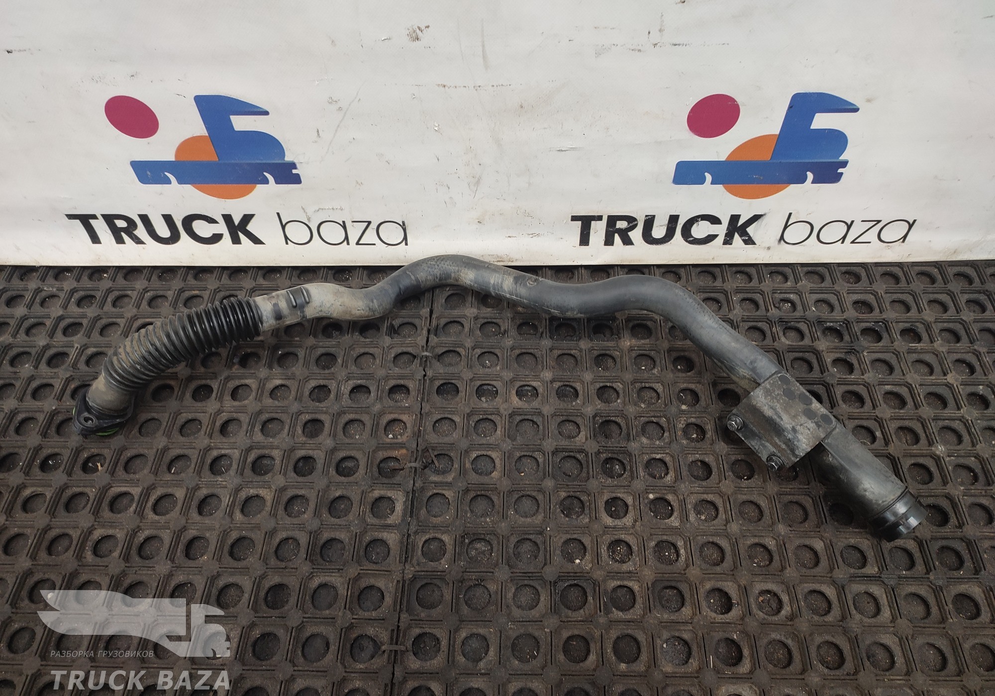 21576858 Маслозаливная горловина для Volvo FH 4 (с 2012)