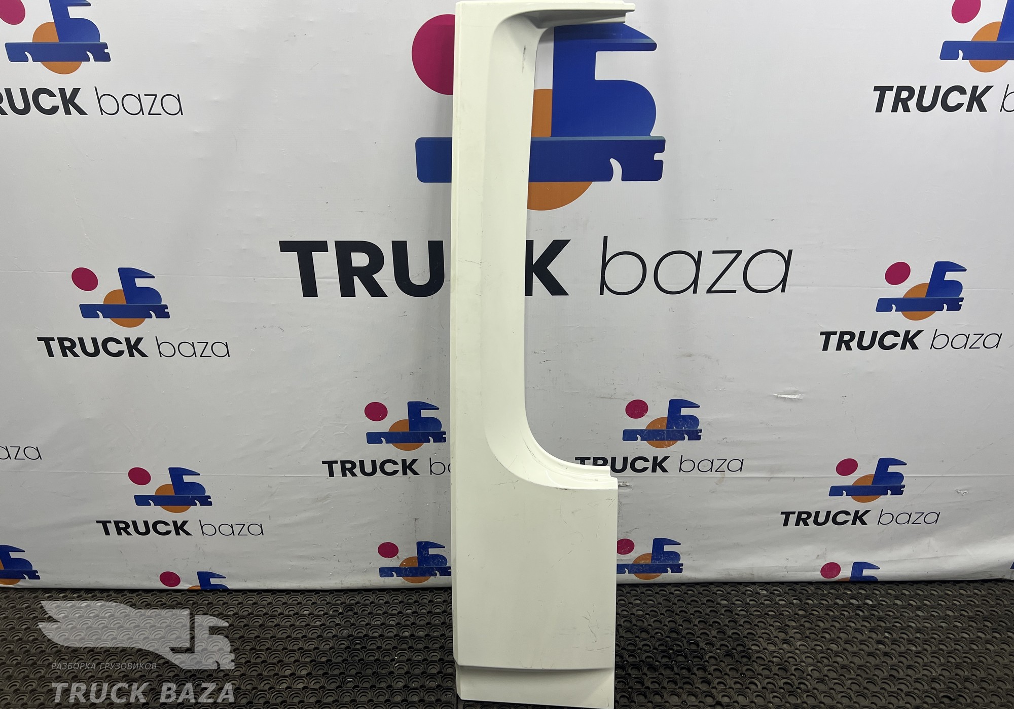 1836001 Спойлер кабины боковой правый для Daf XF106 (с 2012)