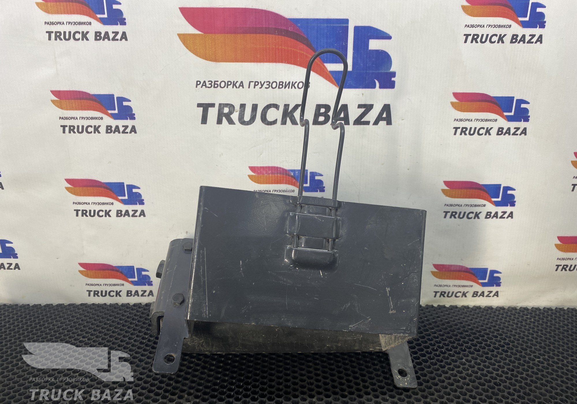 1904757 Кронштейн противооткатного упора левый для Scania 5-series G (с 2004 по 2016)