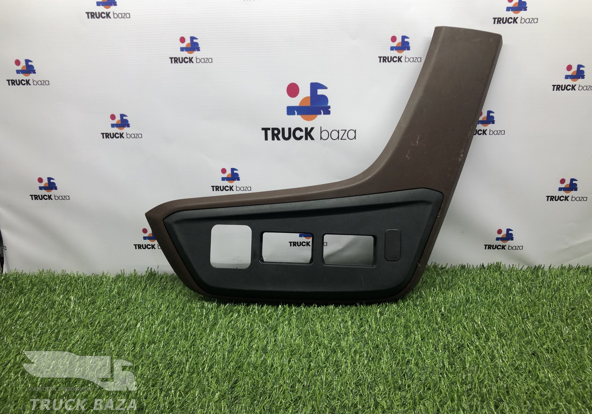 549015325113 Накладка дефлектора правая для КАМАЗ 54901