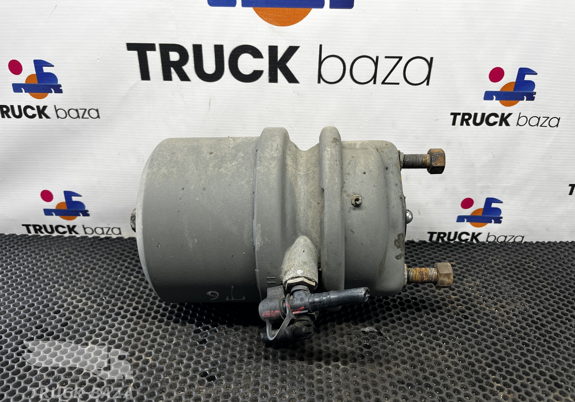 812W504106886 Энергоаккумулятор задний левый для Sinotruk Sitrak C7H