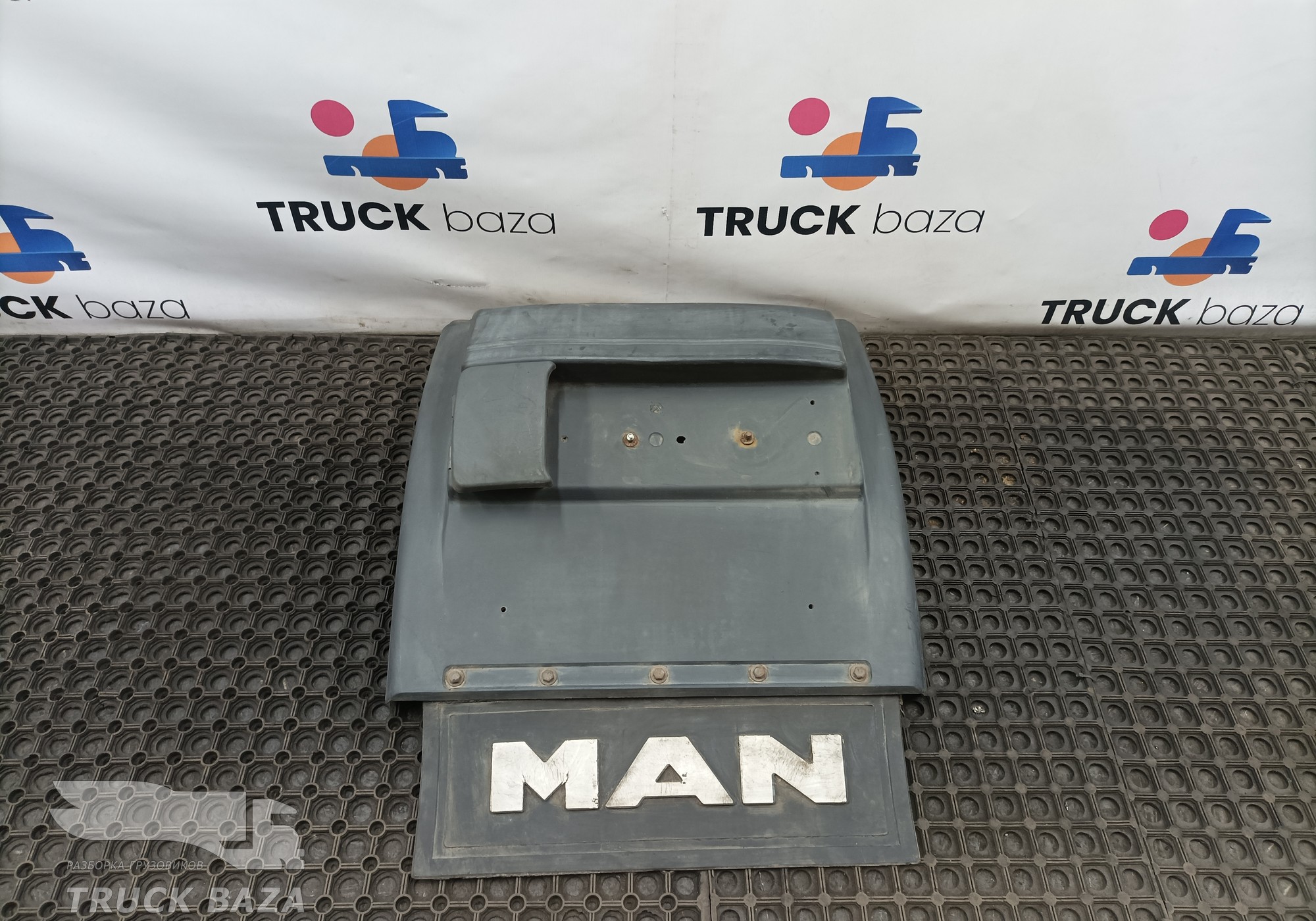 81664106625 Крыло заднее задняя часть