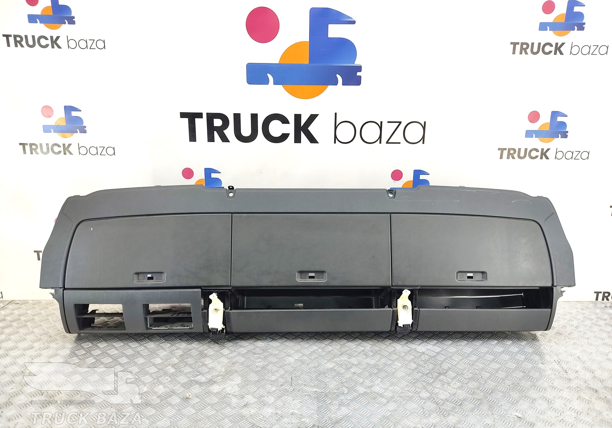 81639030357 Консоль кабины верхняя для Man TGX II (с 2012)