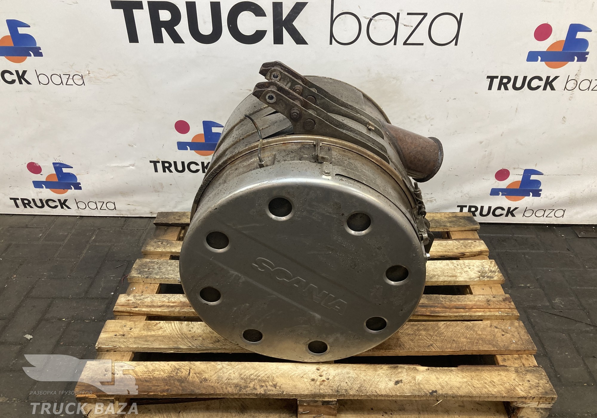 2054472 Глушитель основной