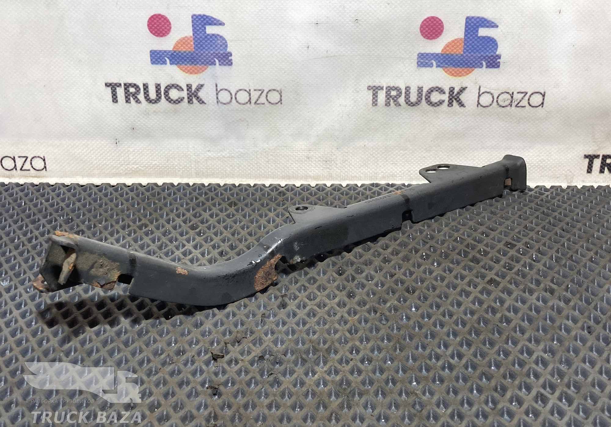 1493310 Кронштейн проводки двигателя