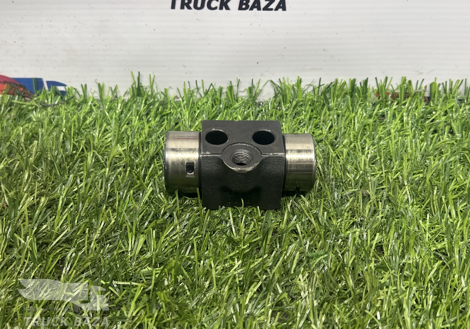 1000570248 Ось коромысла для Shacman X3000 (с 2014)