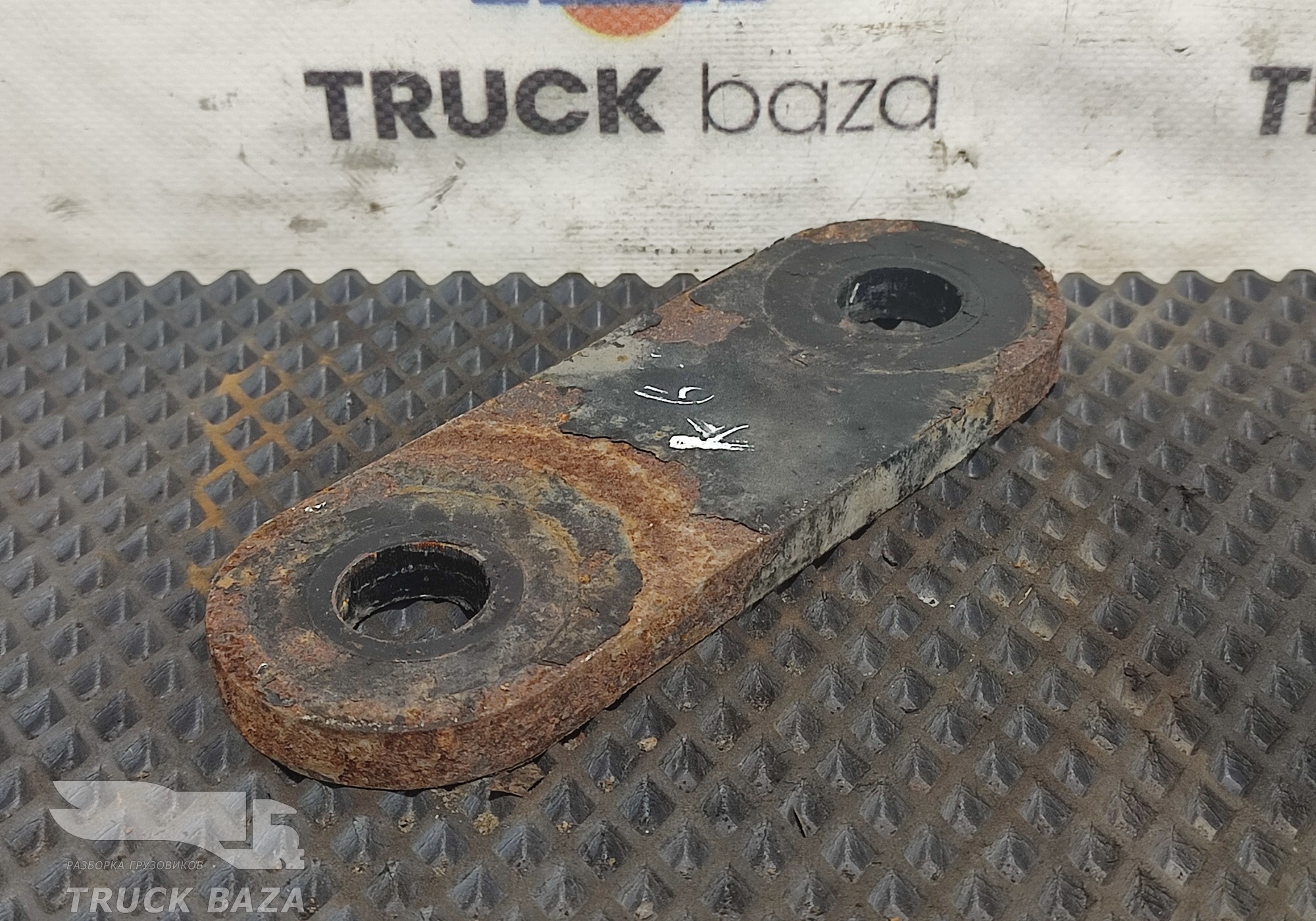 658022902543 Серьга передней рессоры