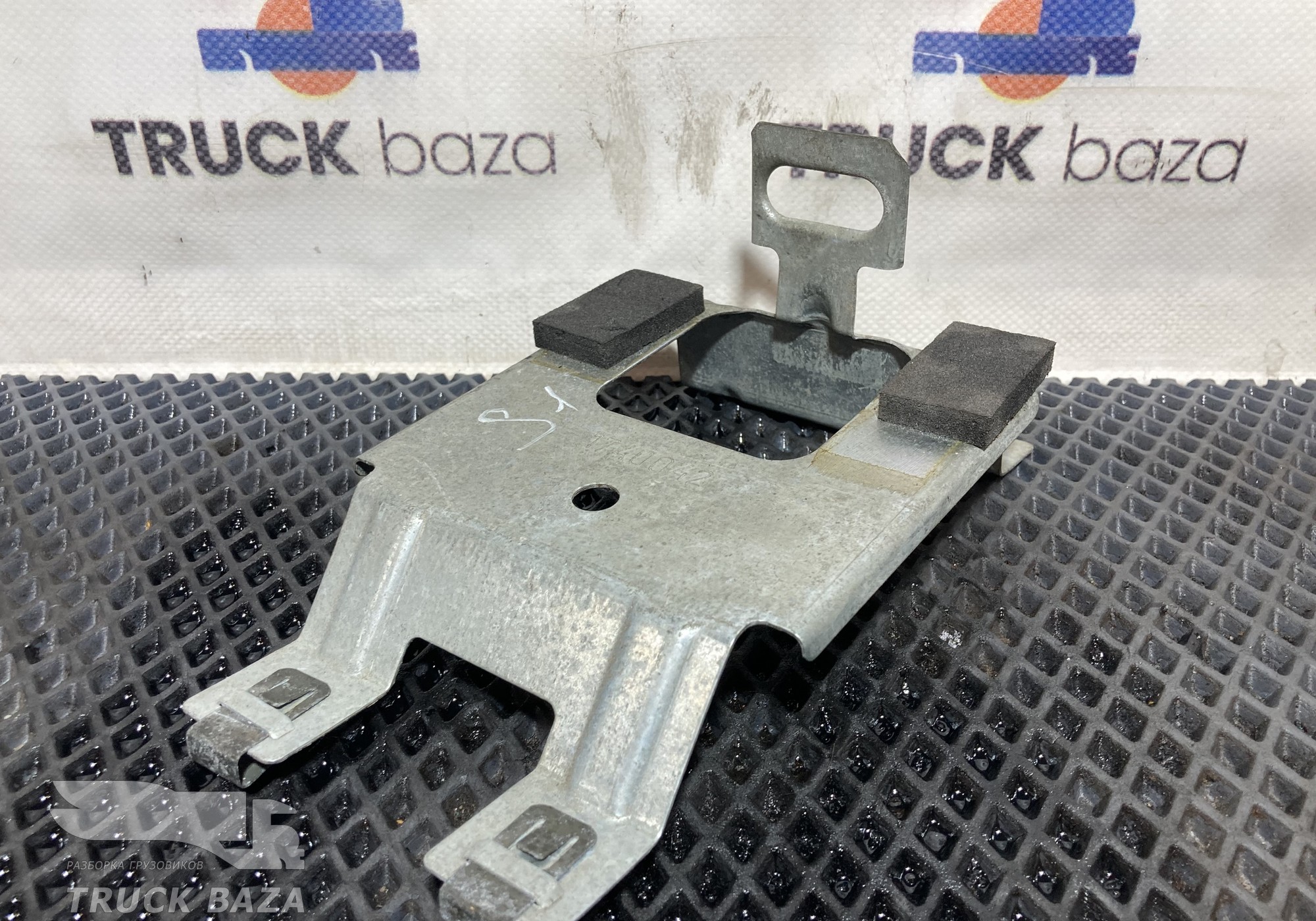 1740042 Кронштейн тахографа для Scania 5-series G (с 2004 по 2016)