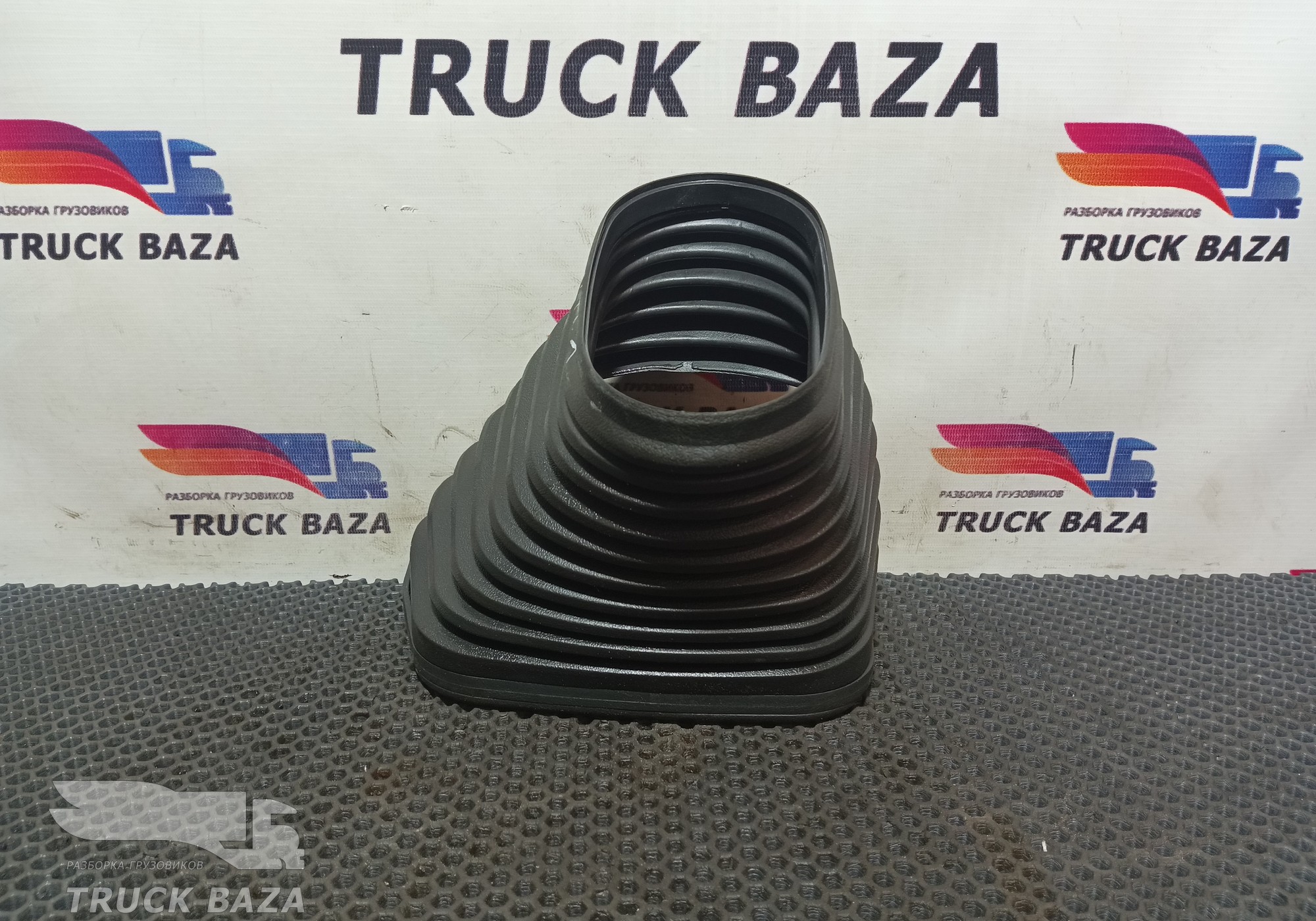 A9704621196 Кожух рулевой колонки для Mercedes-Benz Axor II (с 2004 по 2010)