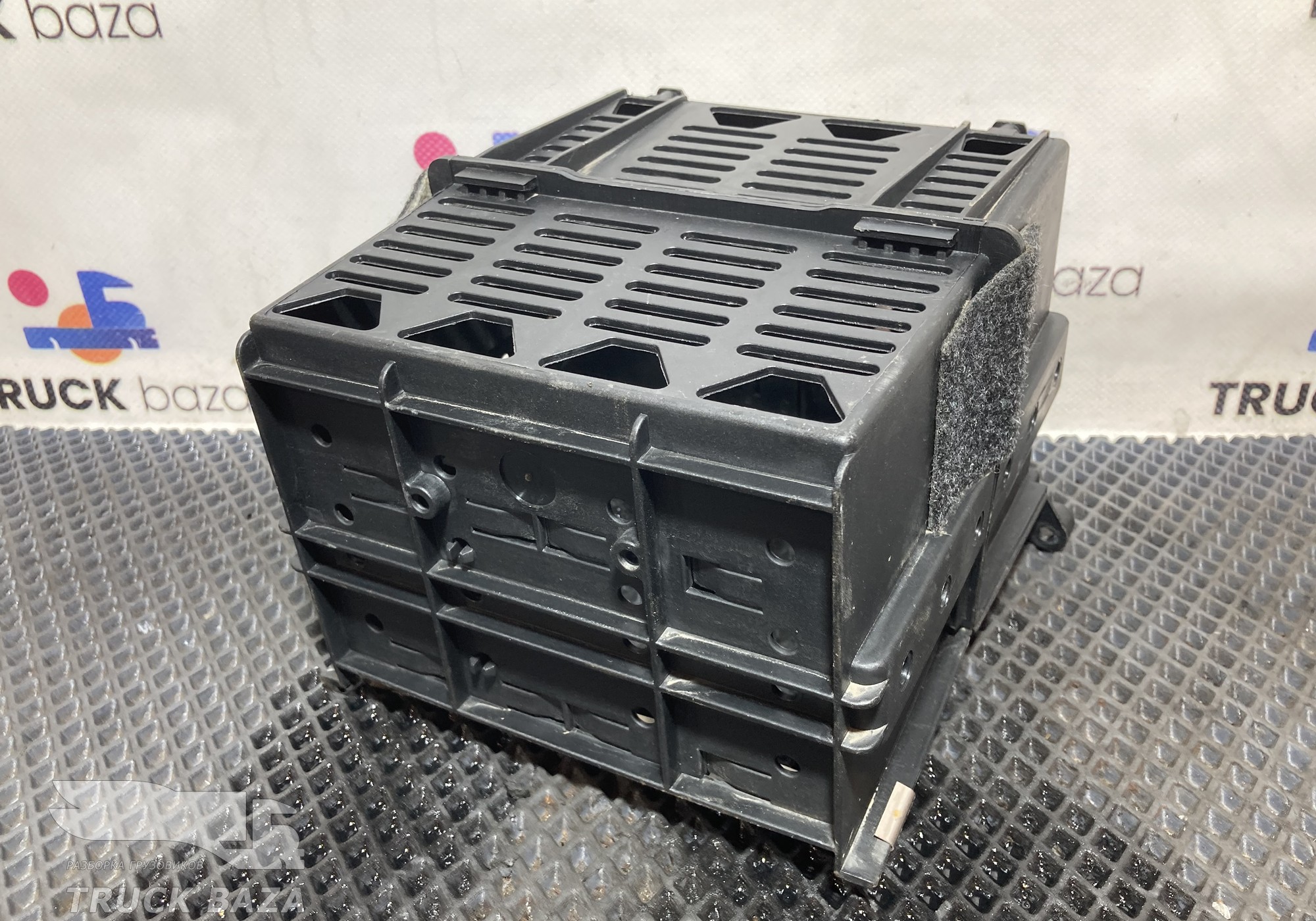 81254416203 Кронштейн электронных блоков для Man TGS II (с 2012)