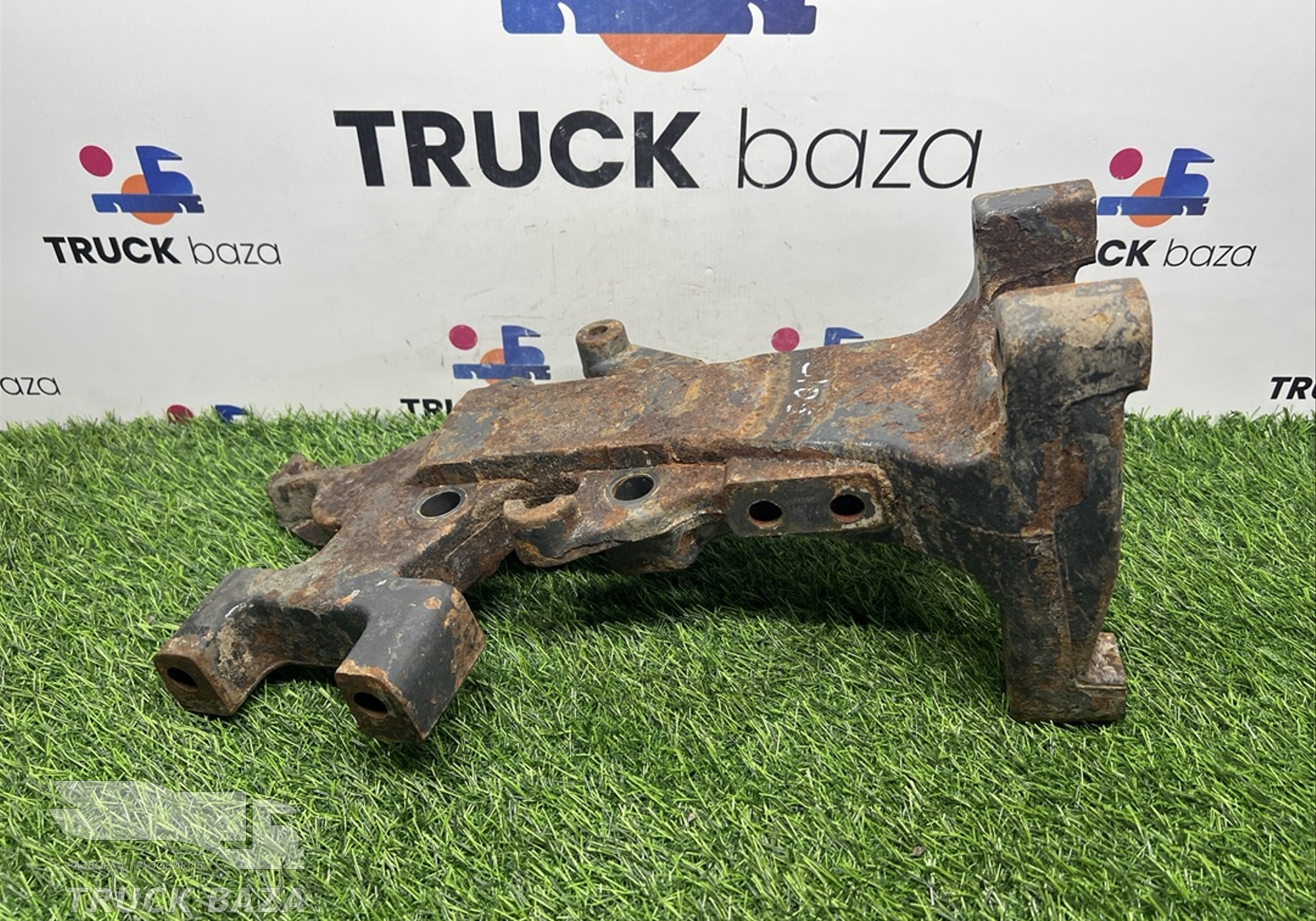 1386525 Кронштейн пневморессоры передний левый