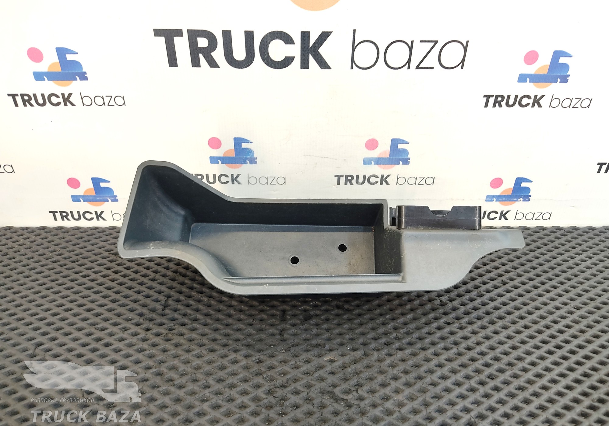 81617010367 Бардачок для Man TGX II (с 2012)