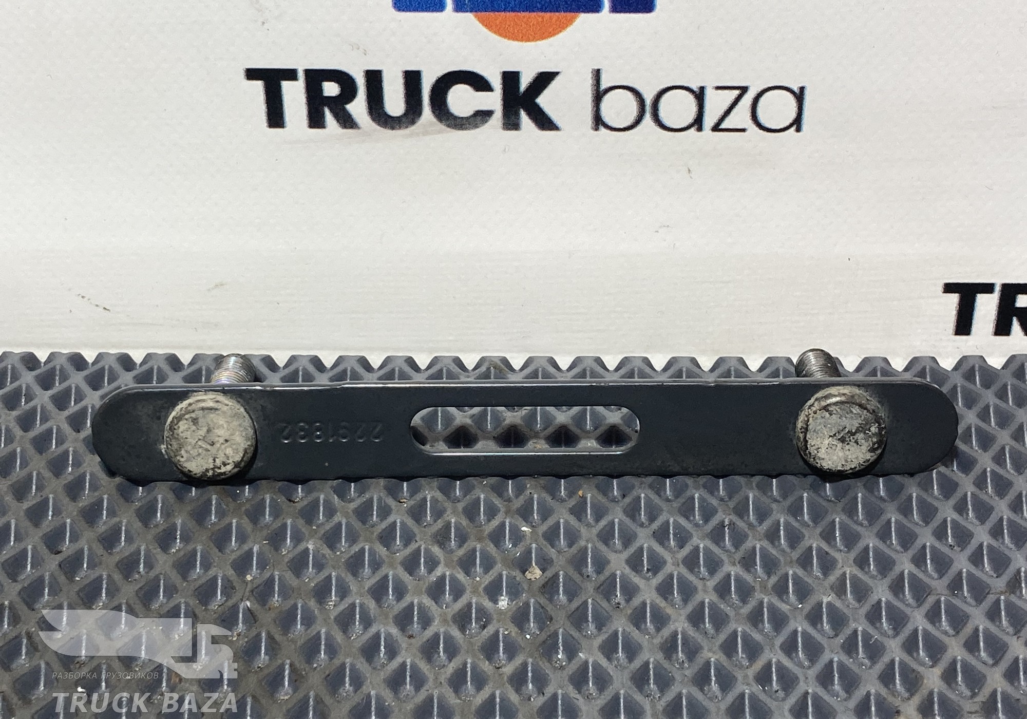 2291832 Кронштейн габарита для Scania 6-series