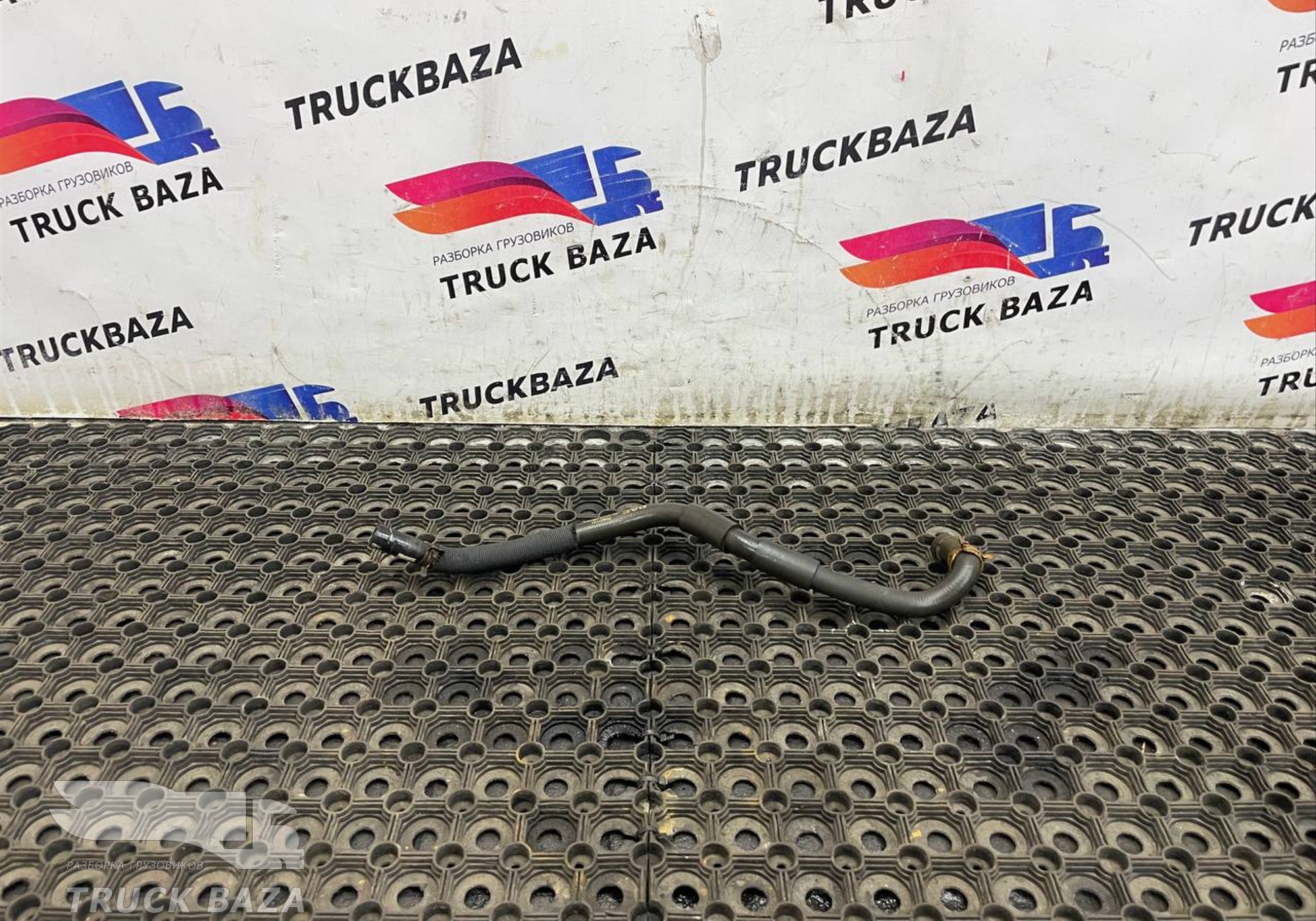 2049017 Патрубок системы охлаждения для Daf XF106 (с 2012)