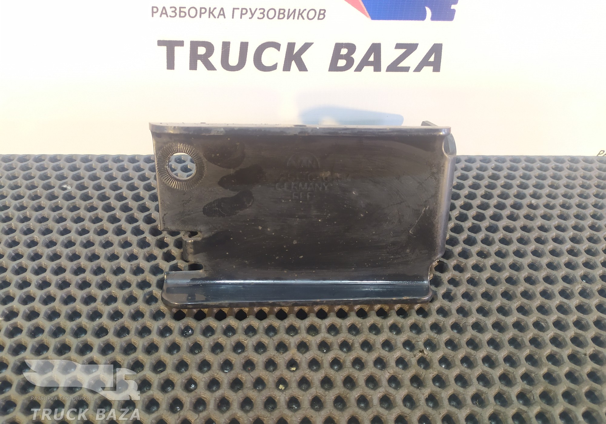 81251400154 Кронштейн фонаря за кабиной для Man TGA