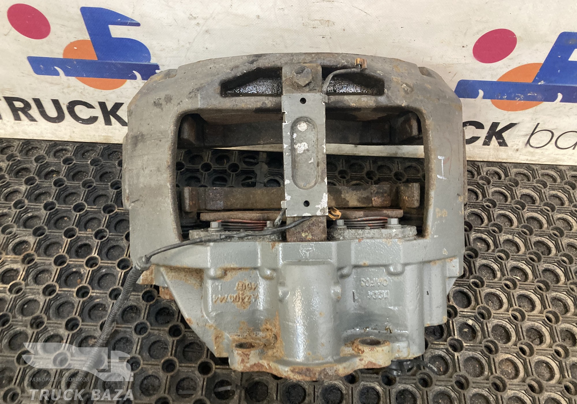 AZ4007444007 Суппорт задний левый для Sinotruk Sitrak C7H