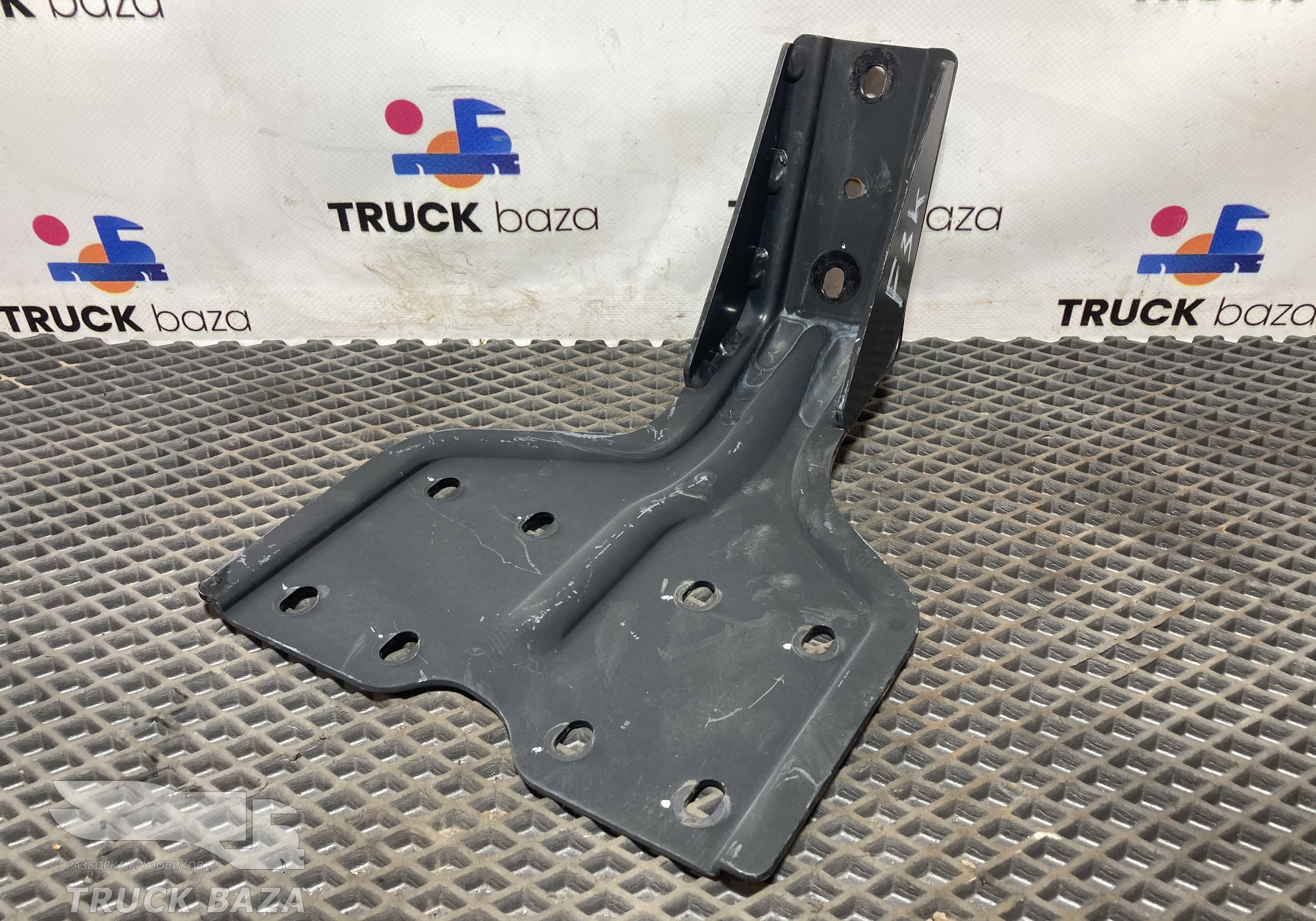 JC46E442A01 Кронштейн крыла для Ford F-MAX (с 2018)