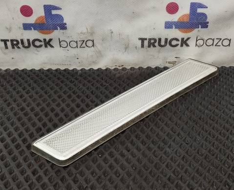 84546754 Светоотражатель правый для Renault T (с 2013)