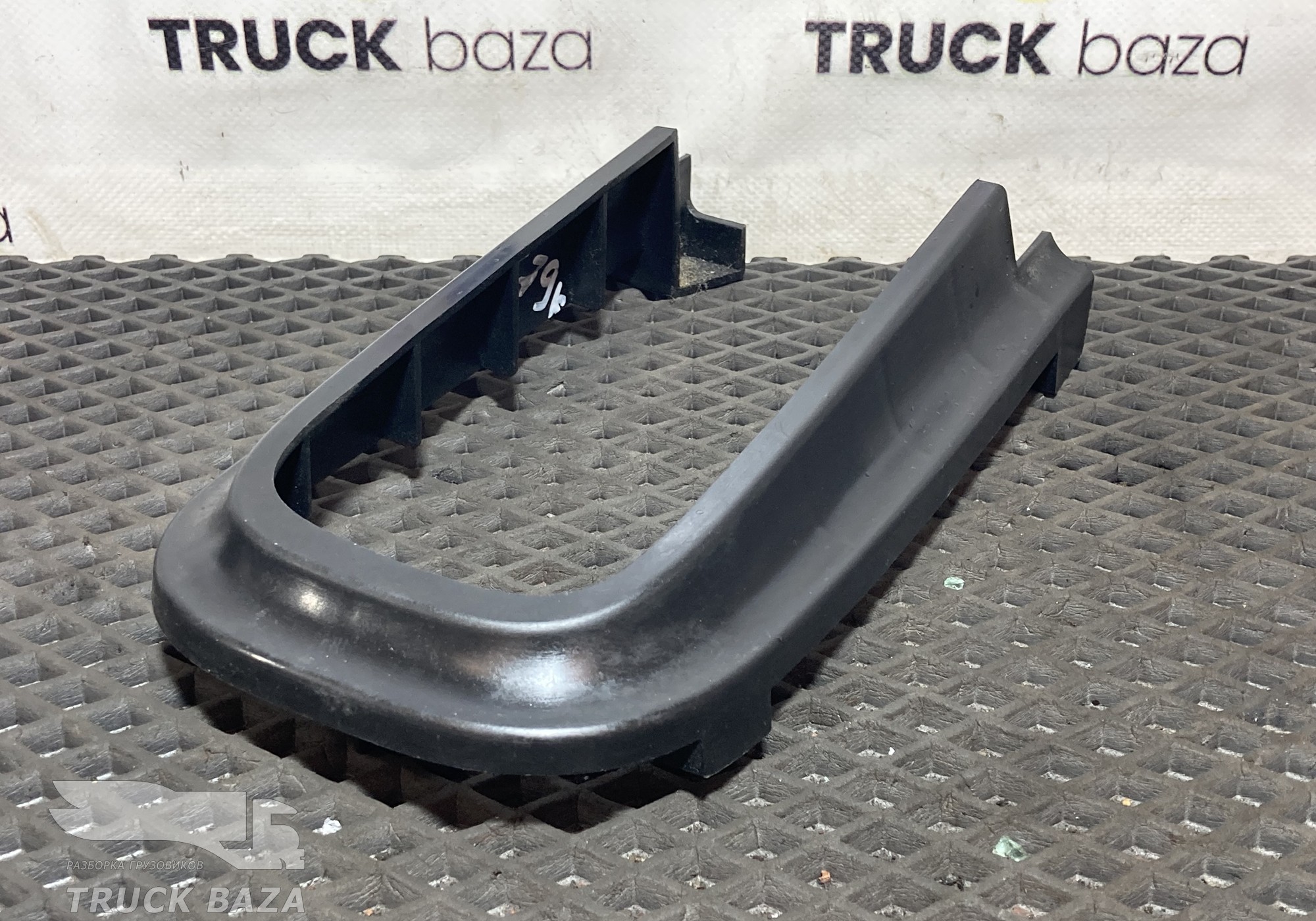 82467726 Накладка гофры рулевого вала для Volvo FH 4 (с 2012)