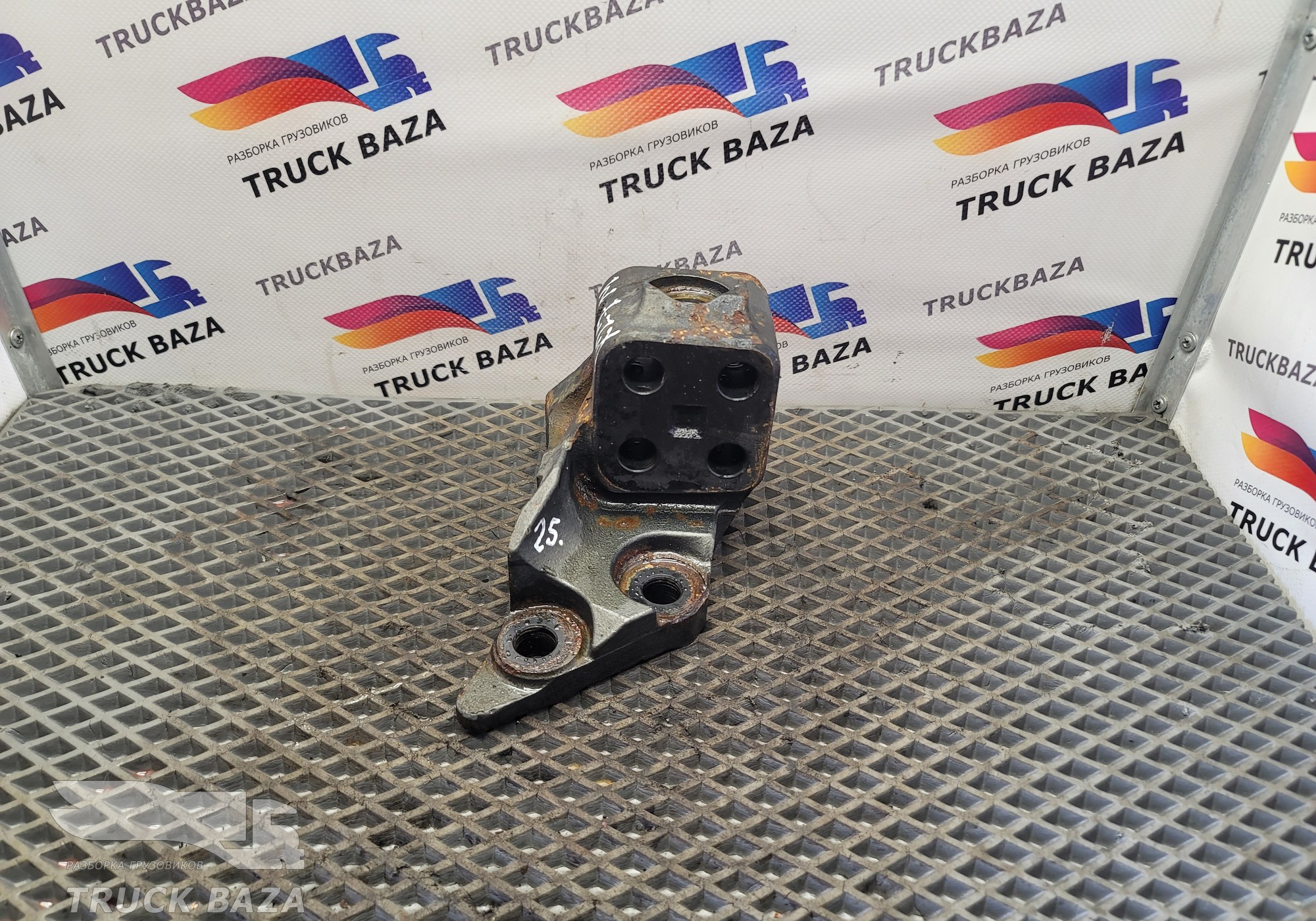 1670903 Кронштейн двигателя задний правый для Daf CF