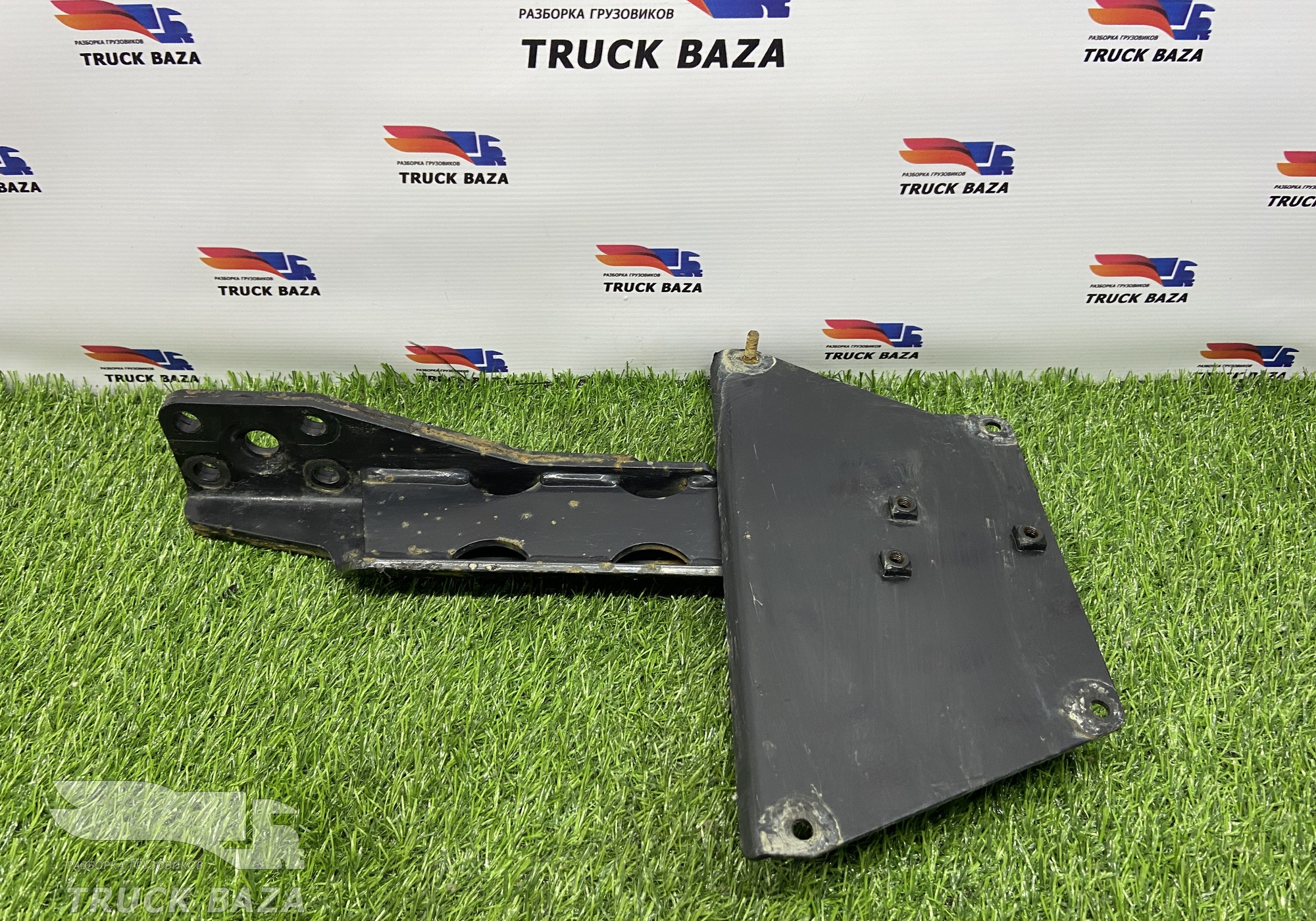 81155115073 Кронштейн насоса ADBlue